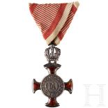 Silbernes Verdienstkreuz mit der Krone in Etui