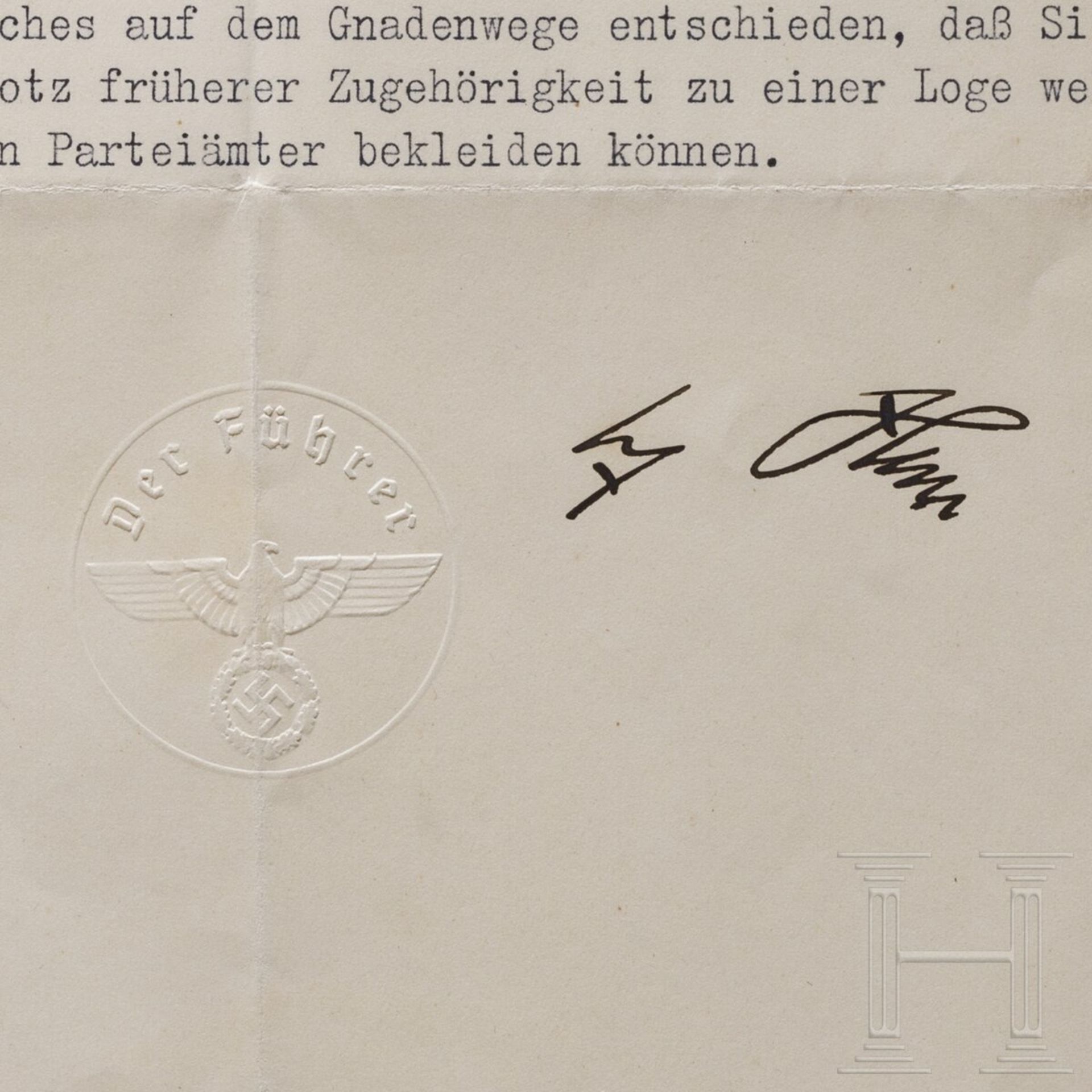 Adolf Hitler - eigenhändige Unterschrift auf einem Gnadengesuch  - Bild 2 aus 2