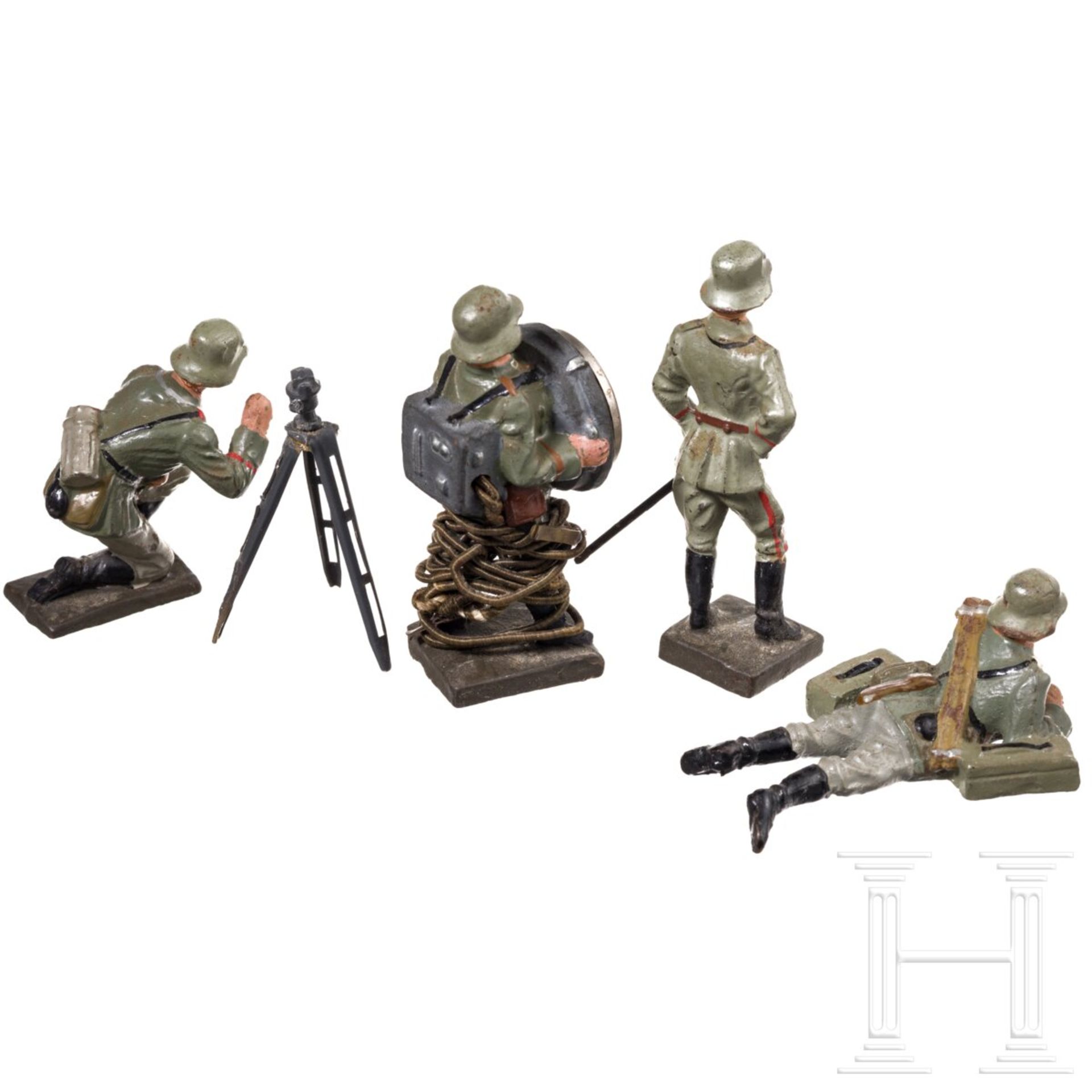 Vier Lineol Soldaten mit am kleinen Richtkreis messender Kanonier 5/117 - Image 2 of 4