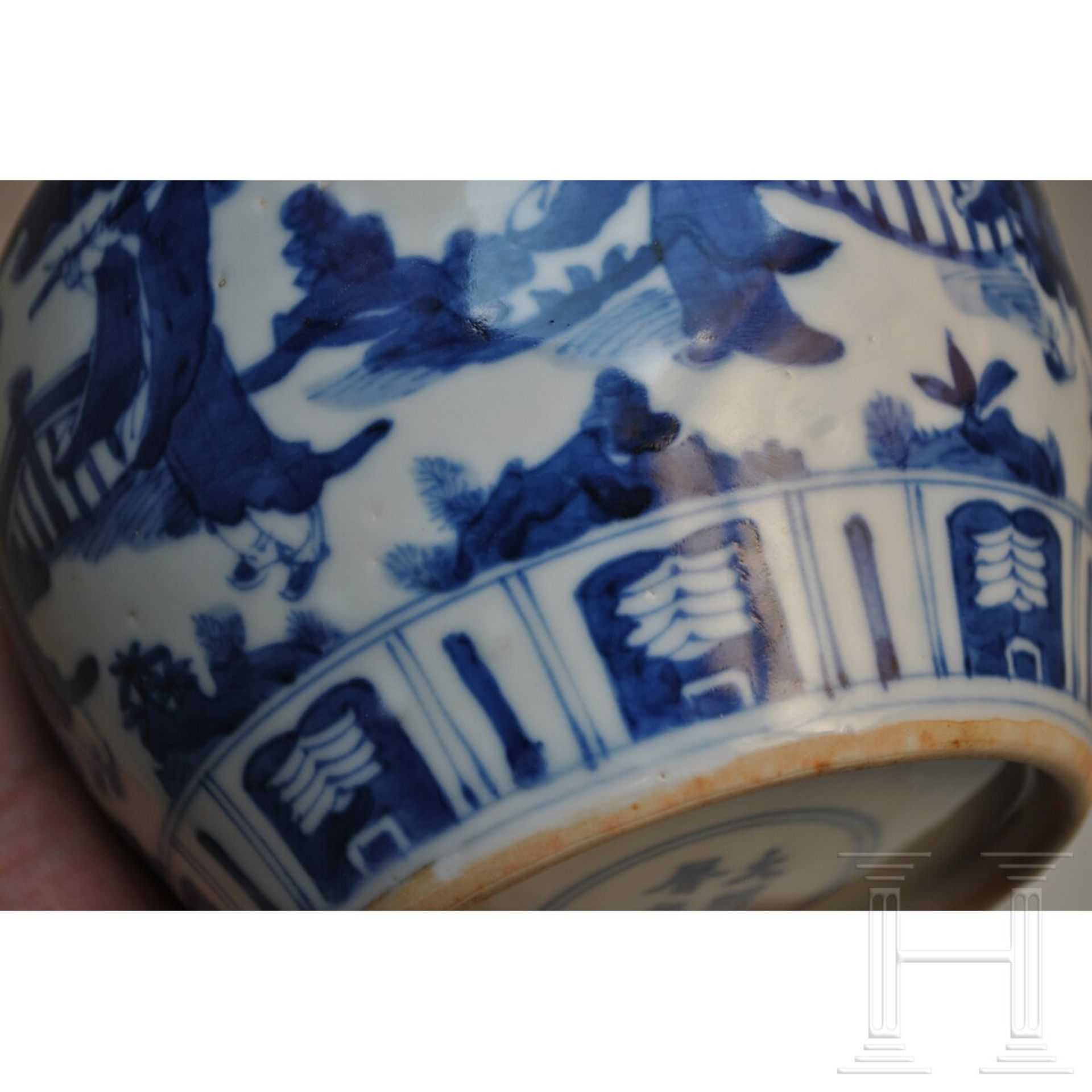 Blau-weiße Vase mit figürlicher Szene mit Wanli-Sechszeichenmarke, China, wahrscheinlich aus dieser - Image 9 of 18