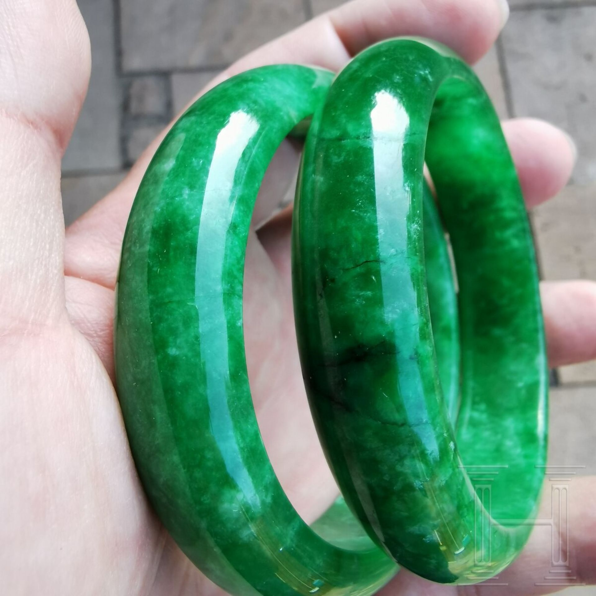 Ein Paar Jade-/Jaspis-Armreife, China, 20. Jhdt. - Image 8 of 11