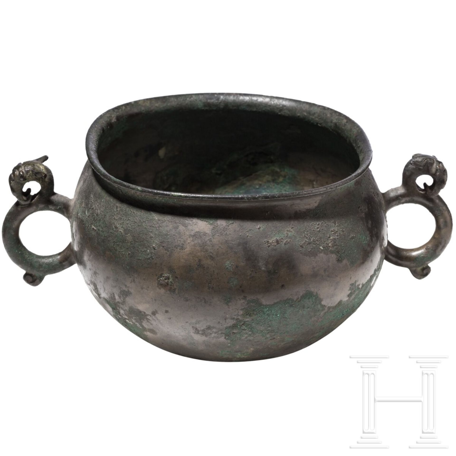 Rituelle bronzene Speiseschale (dui), China, Zeit der streitenden Reiche, 475 - 221 v. Chr. - Bild 2 aus 4
