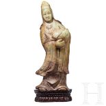 Überragende Jadestatue der Guanyin als Fischerpatronin, China, 20. Jhdt.