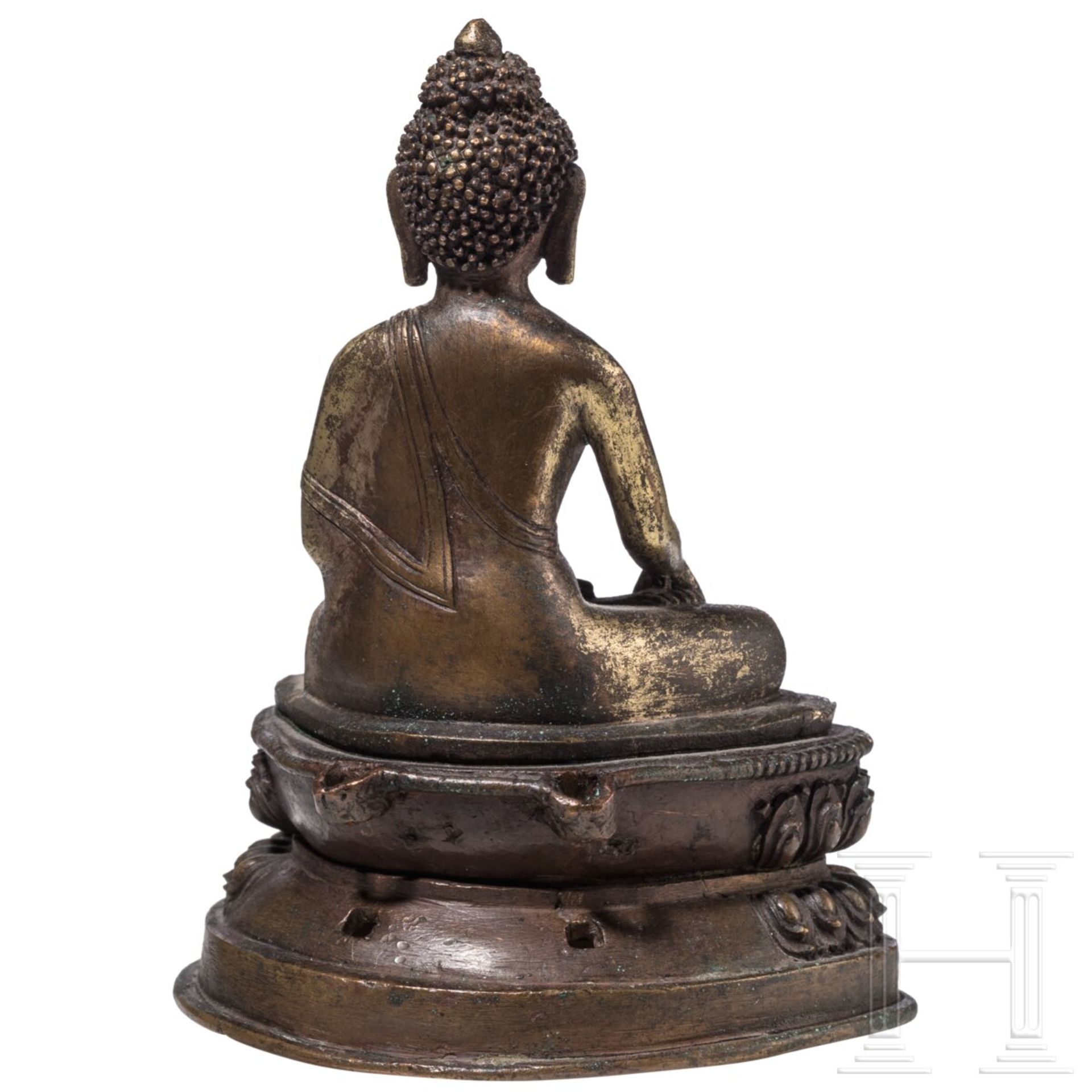Kleine vergoldete Bronze des Buddha Shakyamuni, Nepal, 17. /18. Jhdt. - Bild 2 aus 5