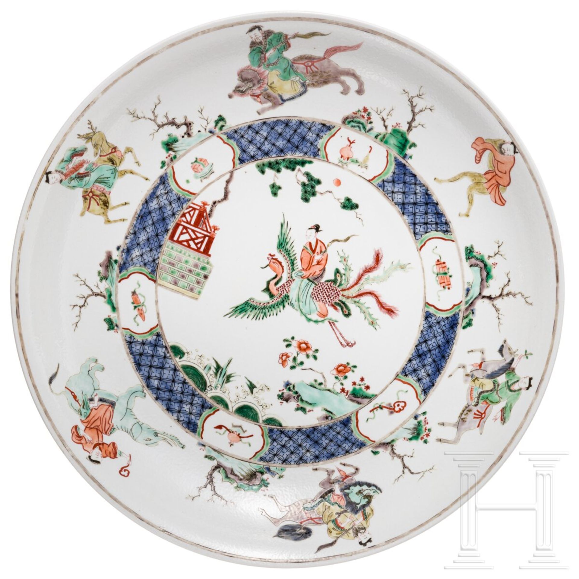 Zwei große Famille-verte-Teller mit figürlichem Dekor, China, wohl Kangxi-Periode (18. Jhdt.) - Image 13 of 40