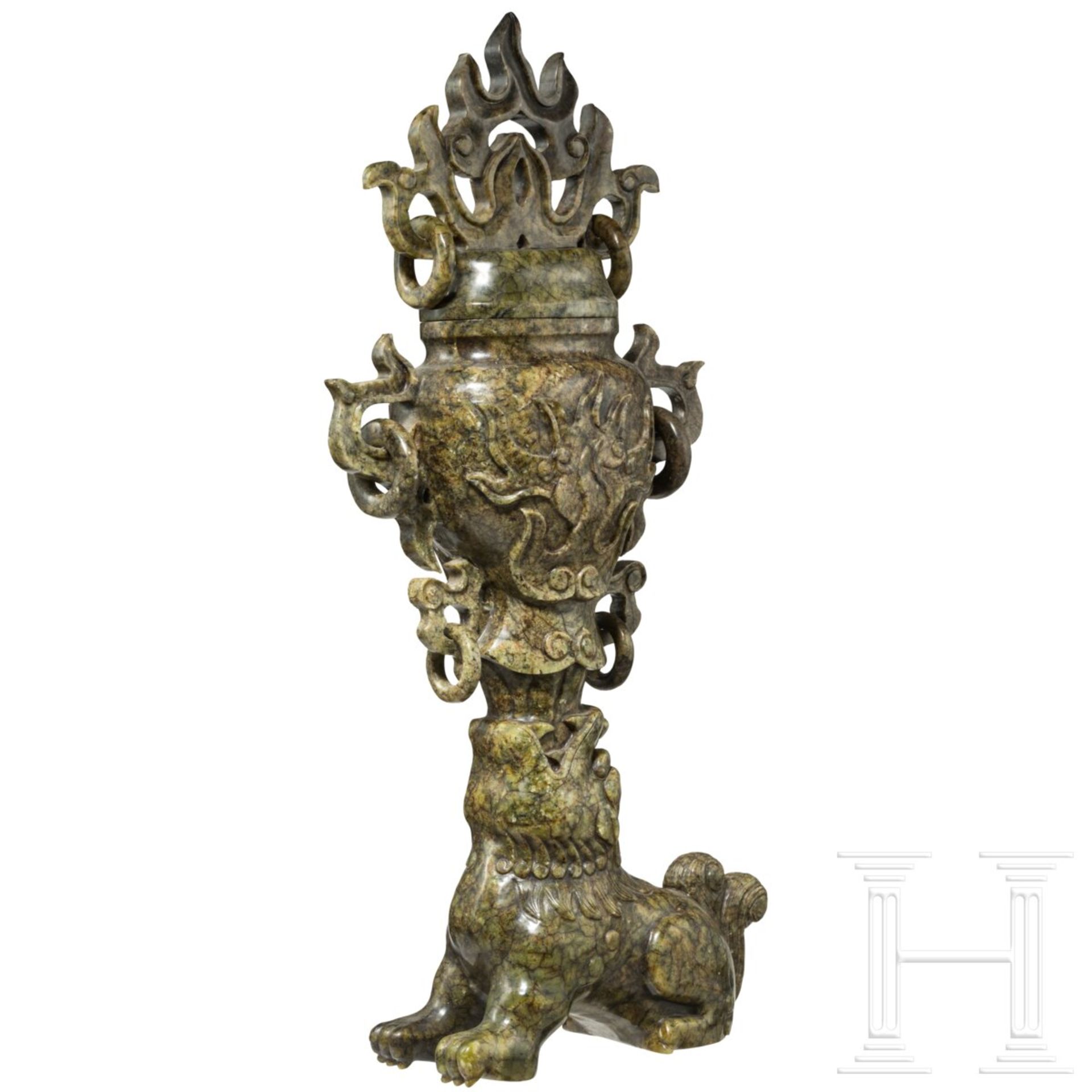 Jade-Foo-Hund mit Vase, China, 20. Jhdt. - Image 2 of 4