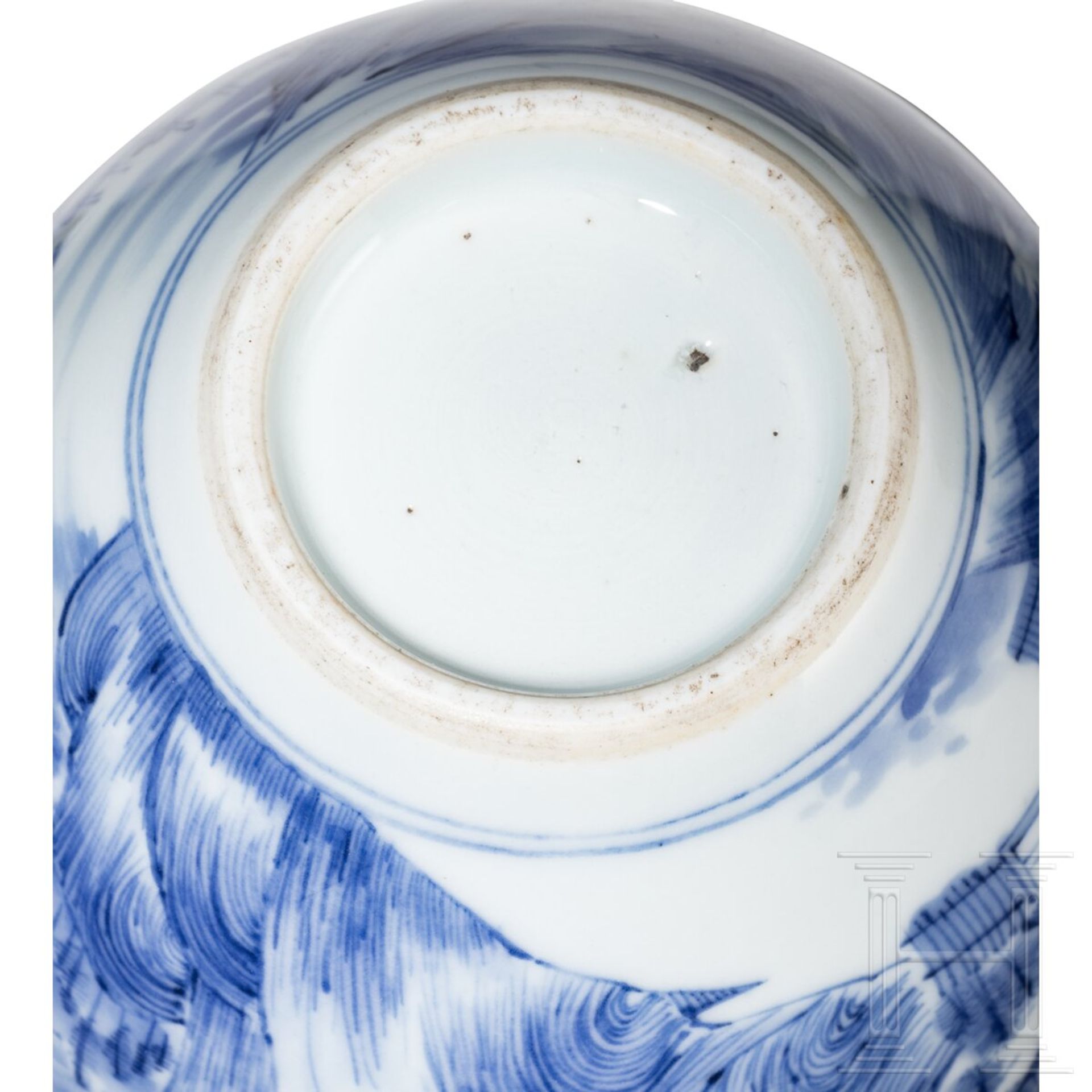 Blau-weiße Vase mit Seenlandschaft, China, wohl Kangxi-Periode (18. Jhdt.) - Bild 5 aus 15