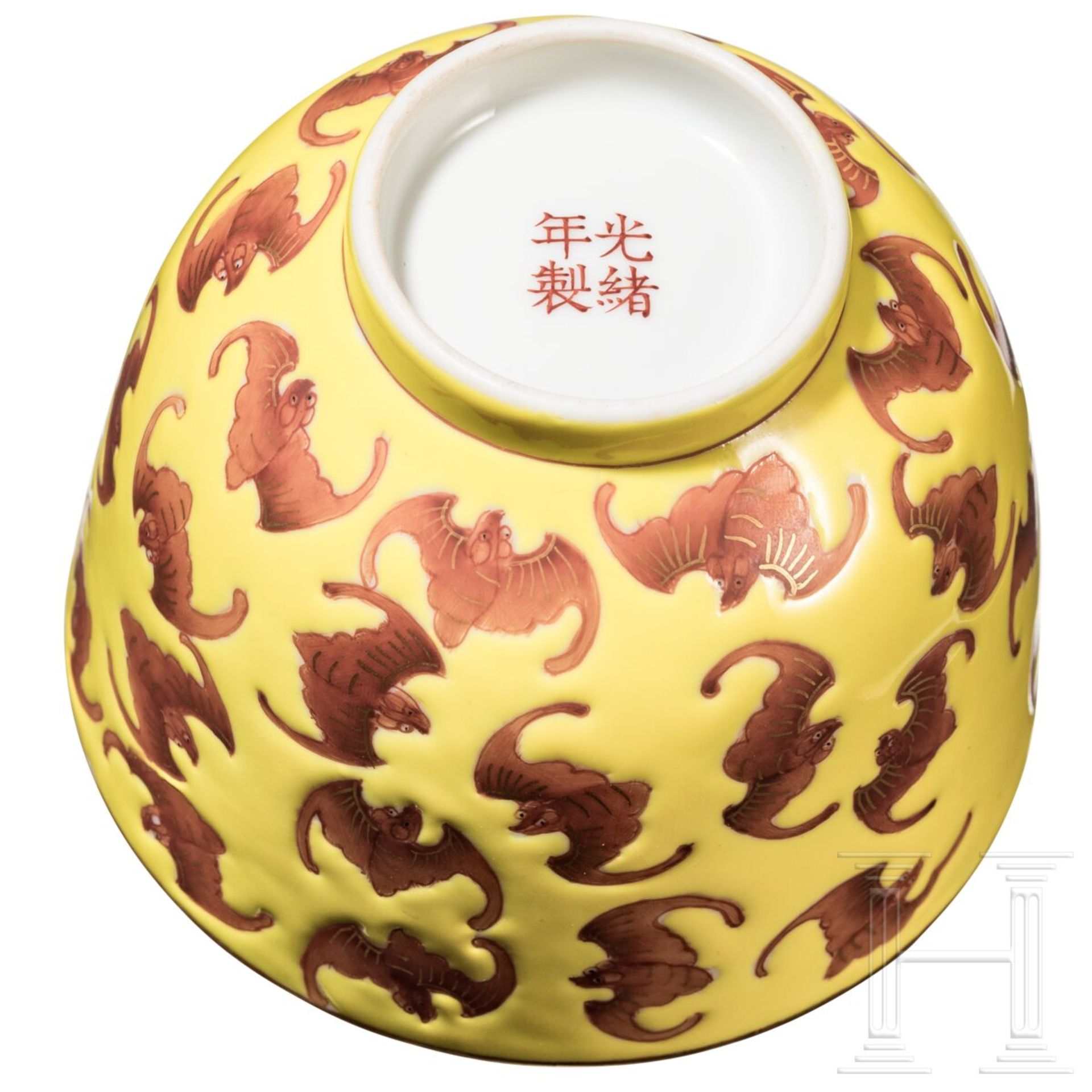 Gelb glasierte Schale mit Fledermäusen und Guangxu-Marke, China, 19./20. Jhdt. - Bild 3 aus 7