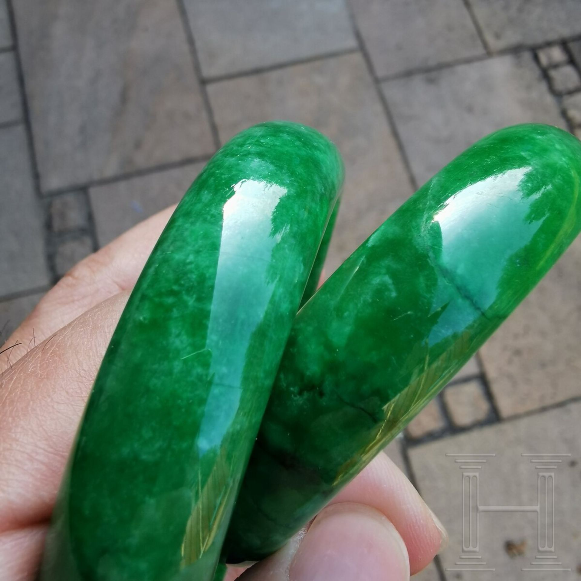 Ein Paar Jade-/Jaspis-Armreife, China, 20. Jhdt. - Image 6 of 11
