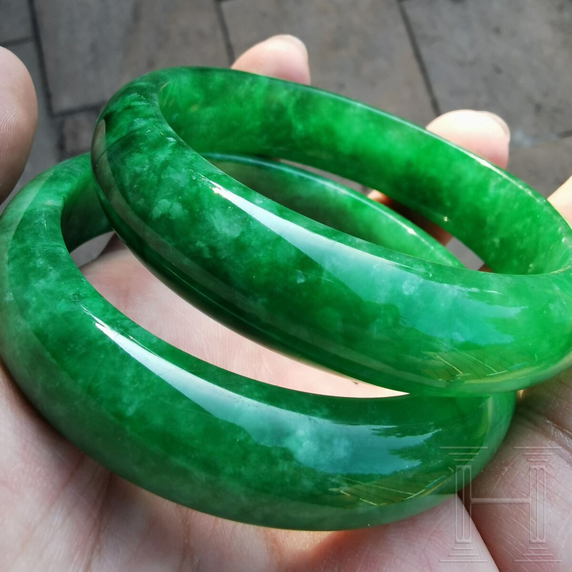 Ein Paar Jade-/Jaspis-Armreife, China, 20. Jhdt. - Image 11 of 11