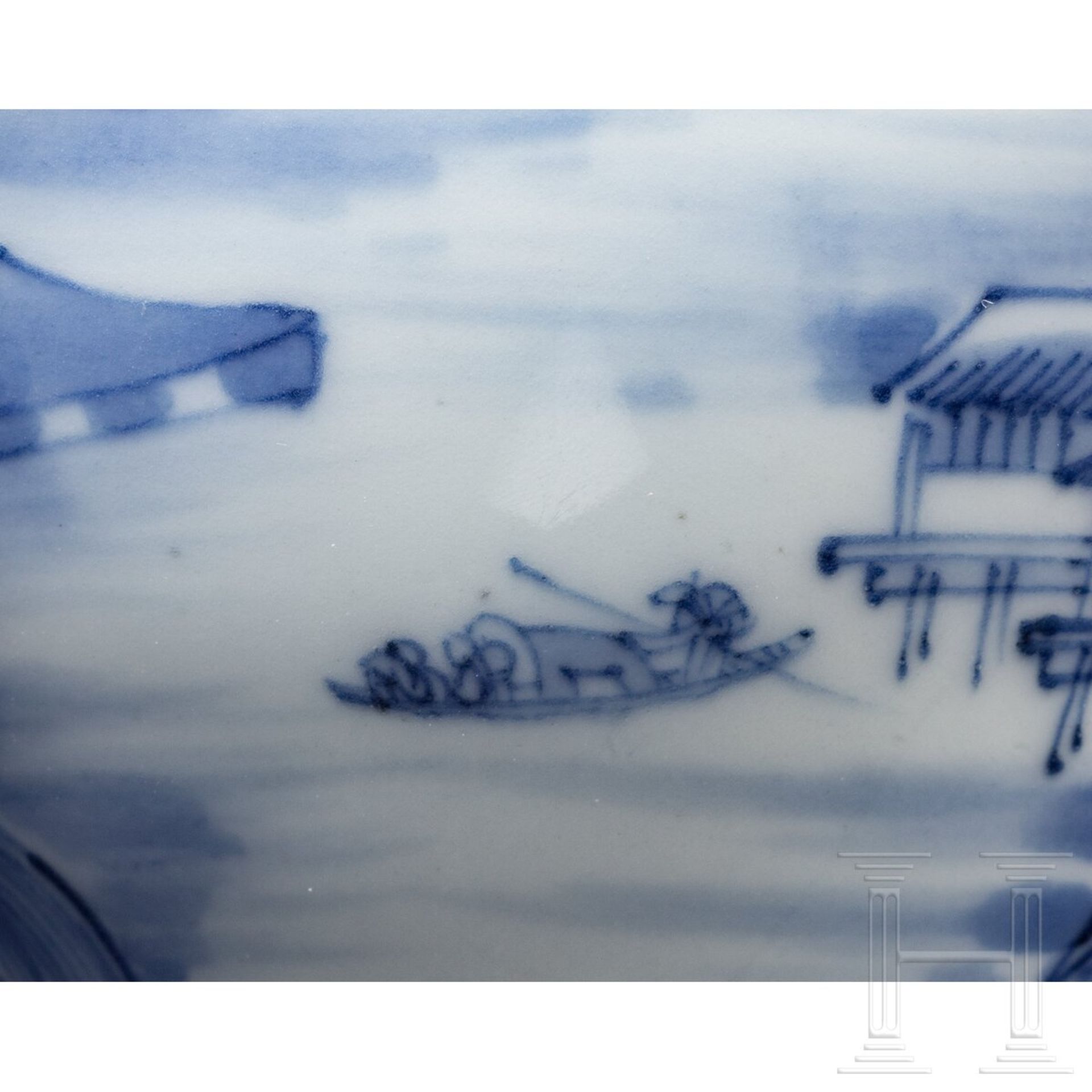 Blau-weiße Vase mit Seenlandschaft, China, wohl Kangxi-Periode (18. Jhdt.) - Bild 4 aus 15