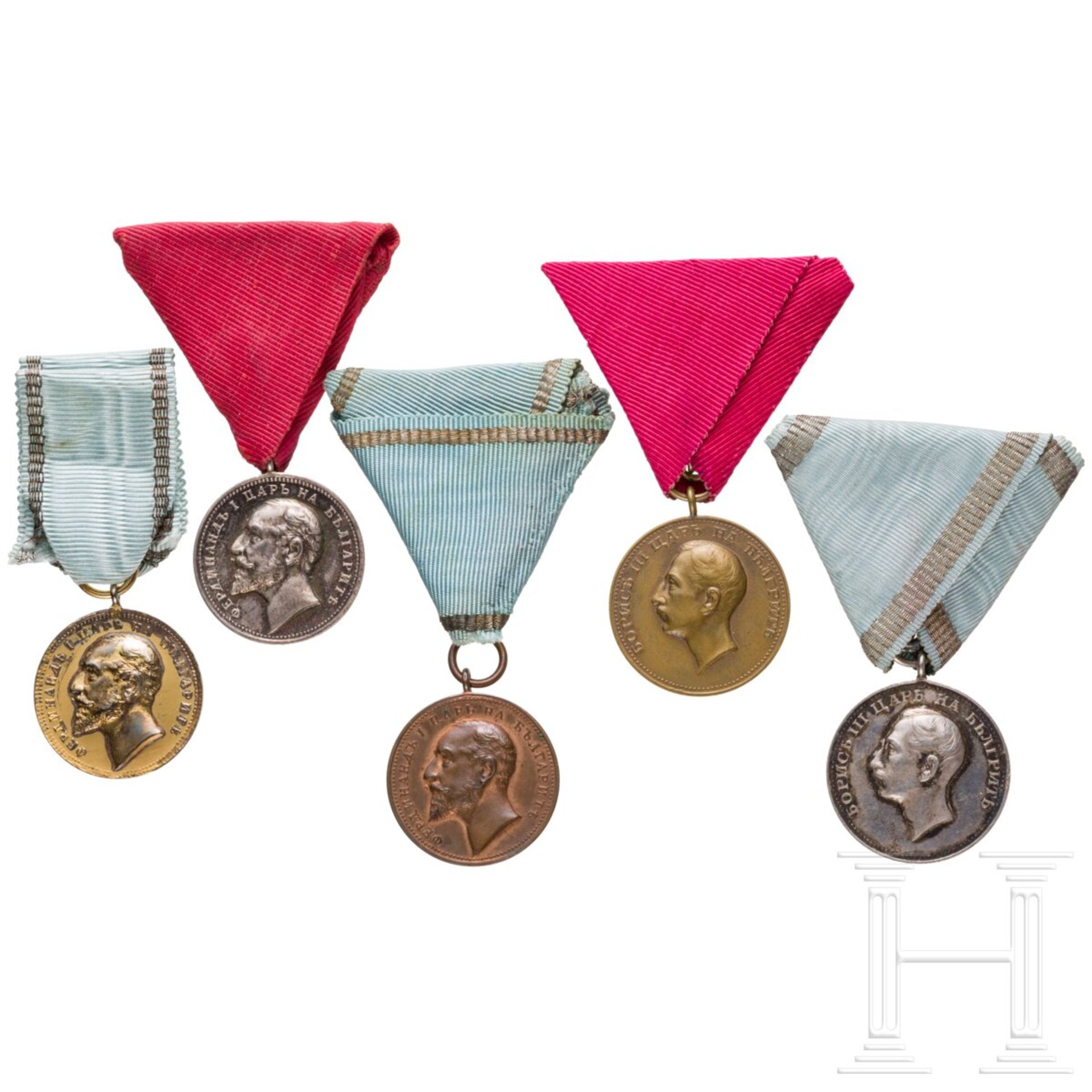 Fünf Medaillen "Für Verdienst" mit zwei Verleihungsetuis - Bild 2 aus 3