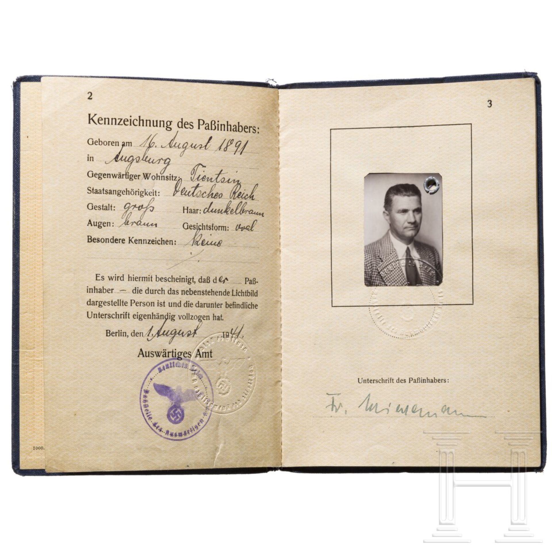 Fritz Wiedemann (1891 - 1970) - Diplomatenpass, Ausweise, Bücher und Karte aus seiner Zeit als Gener - Image 3 of 10