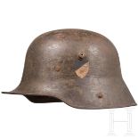 Stahlhelm M 16 mit preußischem Truppenkennzeichen