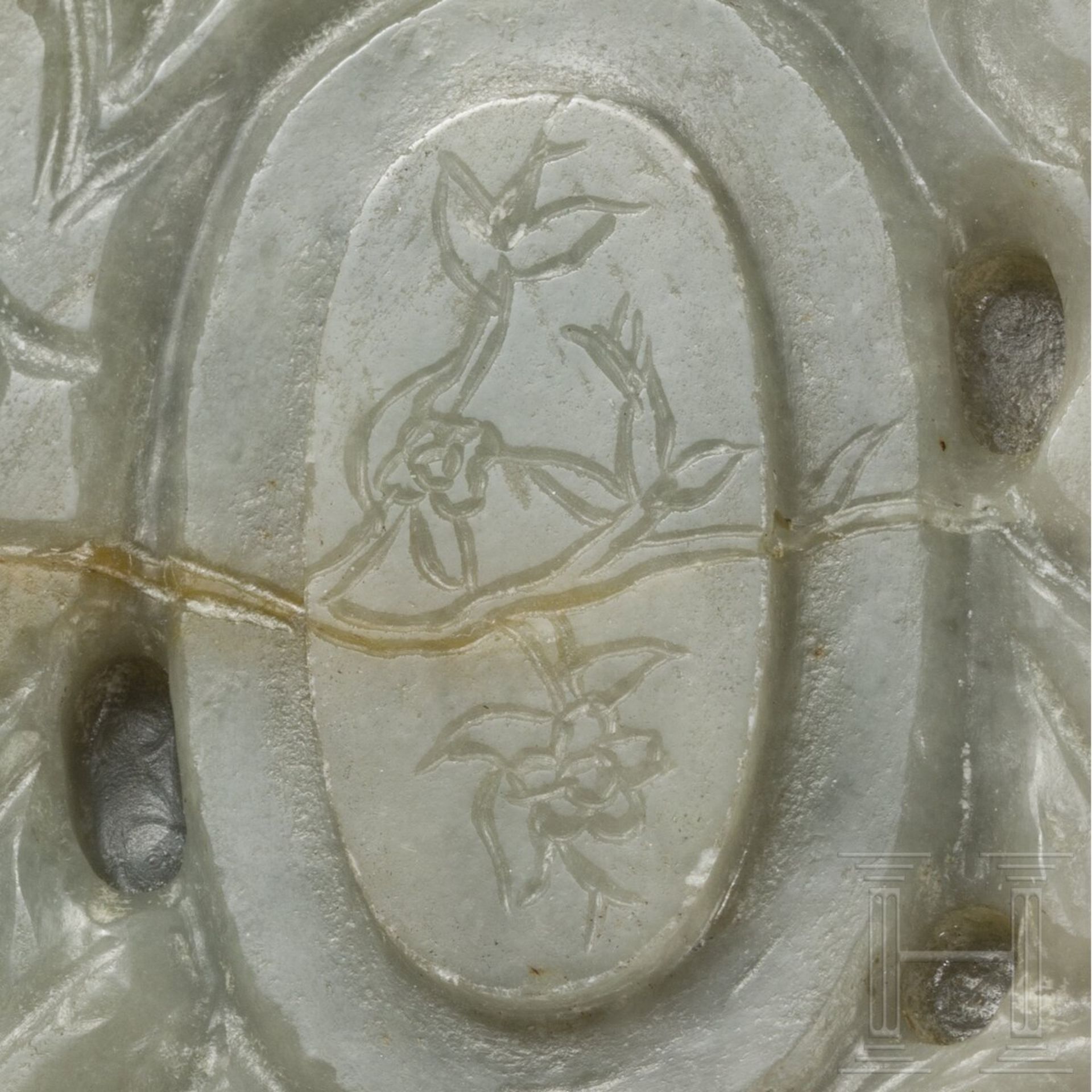 Jade-Deckeldose mit Blattdekor, China, 20. Jhdt. - Bild 5 aus 5