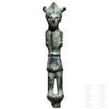Bronzestatuette eines Kriegers mit Hörnerhelm, östlicher Mittelmeerraum, 13. - 12. Jhdt. v. Chr.