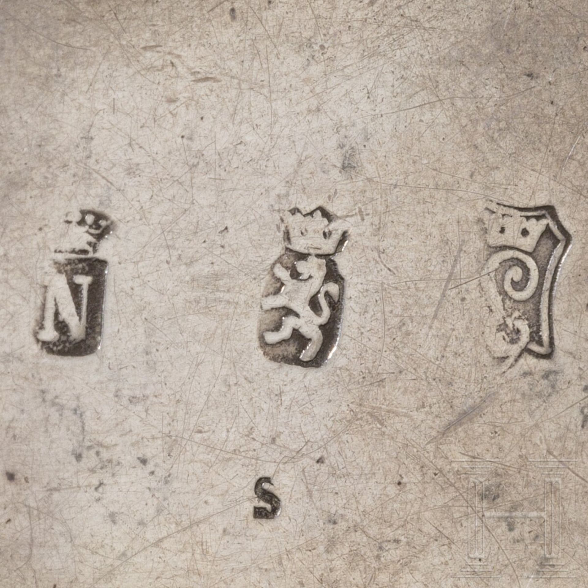 Zwei silberne Pillendöschen, Silberfiligran-Schälchen und sechs Teelöffel, Indien, 19. Jhdt. bzw. Ha - Bild 7 aus 7