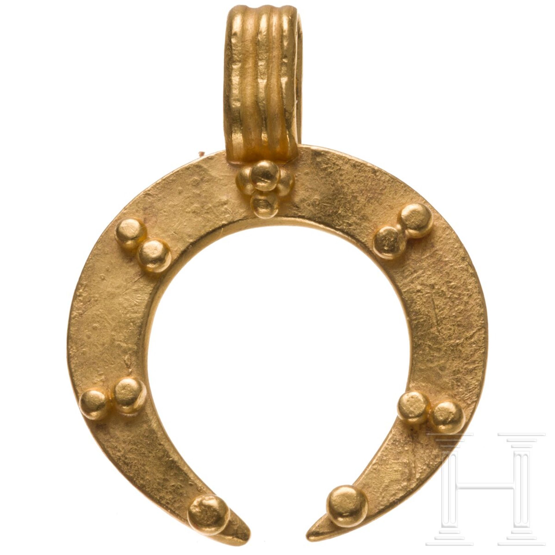 Lunula aus Gold mit Öse und Granulation, römisch, 2. - 3. Jhdt. n. Chr. - Bild 3 aus 4