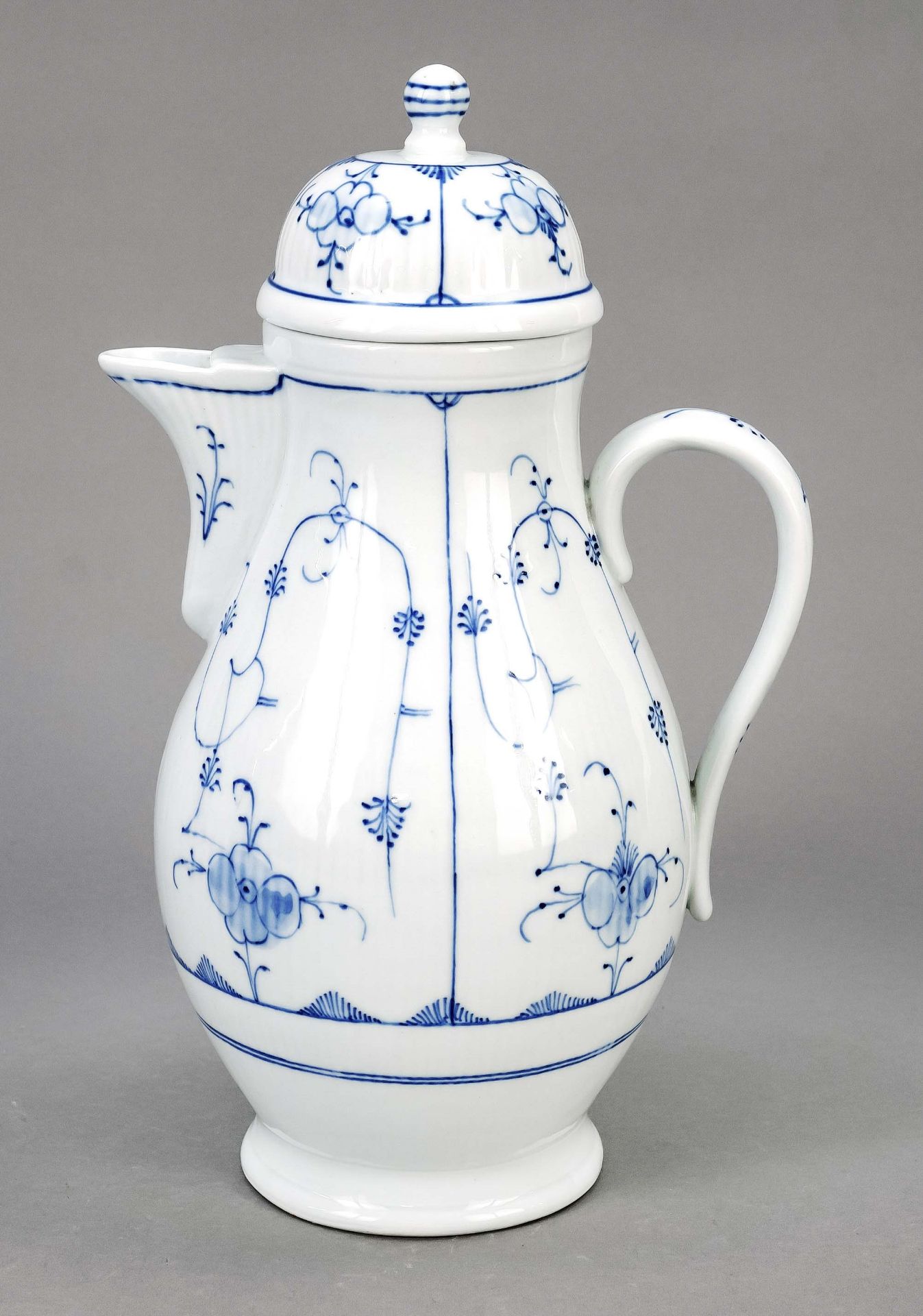 Coffee pot, Friedrich Christian Greiner & Co., Rauenstein, mark 1894-1929, straw pattern in