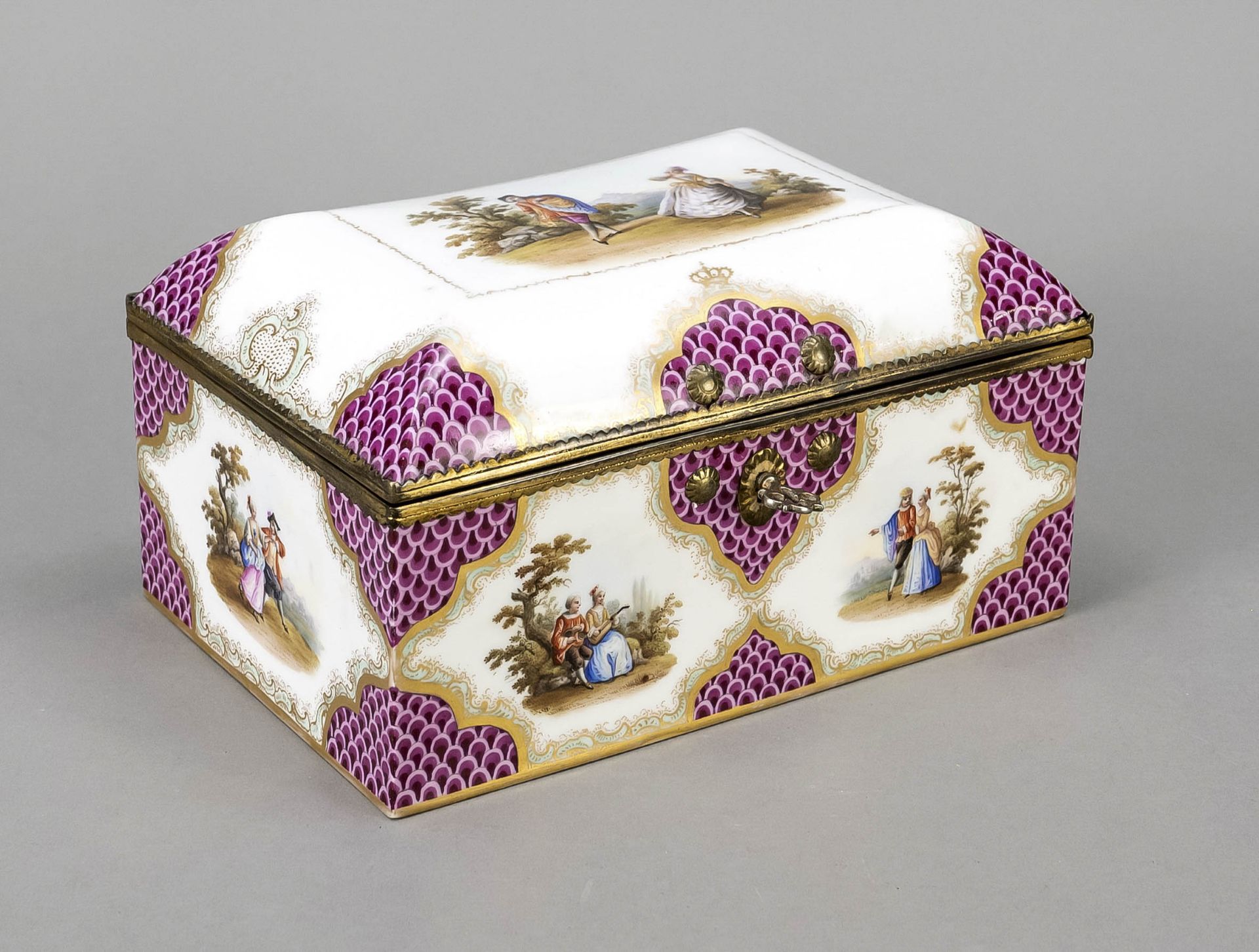Lidded box in the style of Meissen, w. 18/19th c., fine polychrome painting with gallant couples