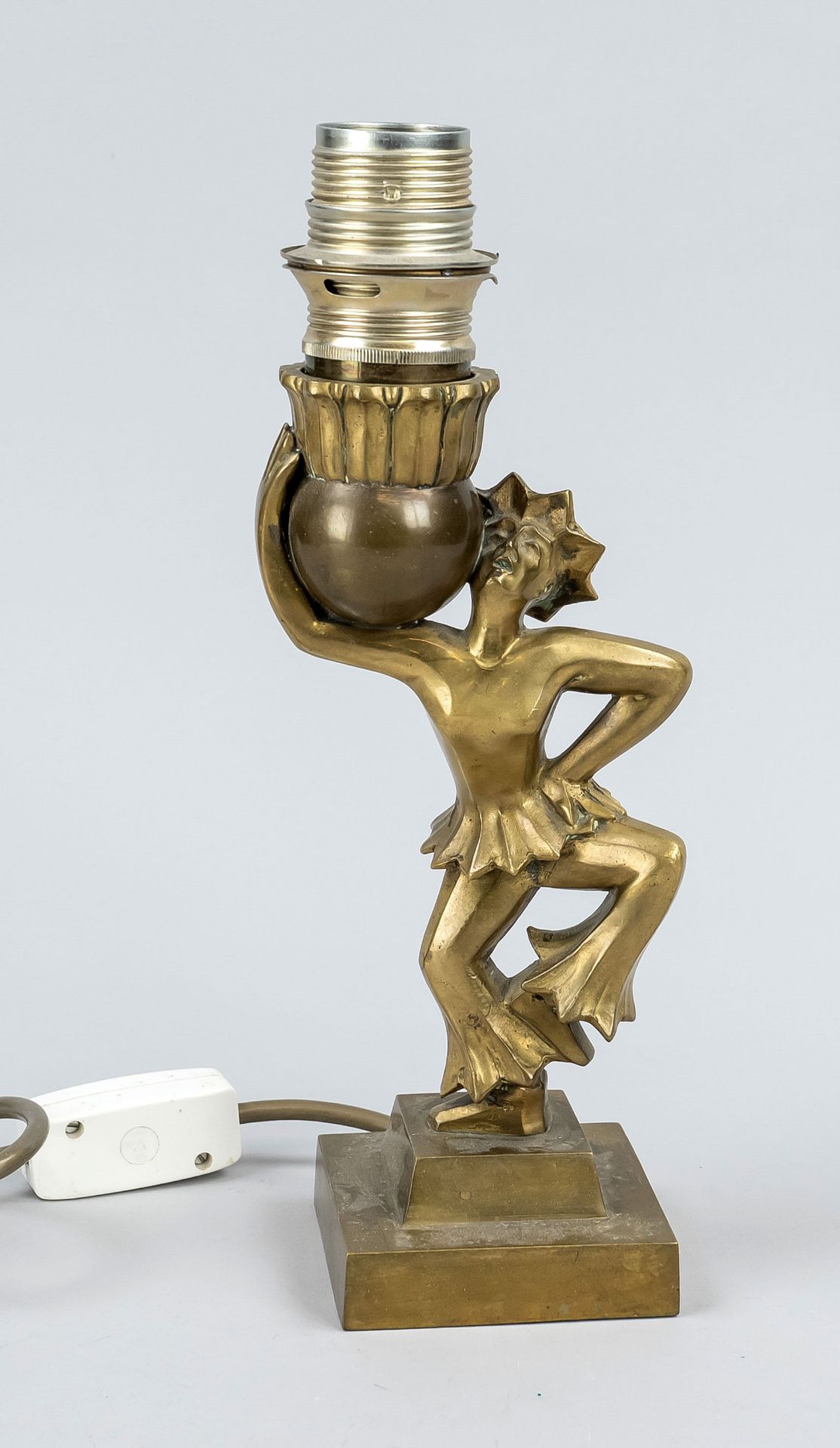 Figural art deco table lamp, 1930s, bronze. Square and stepped pedestal, on it dancing a kind of