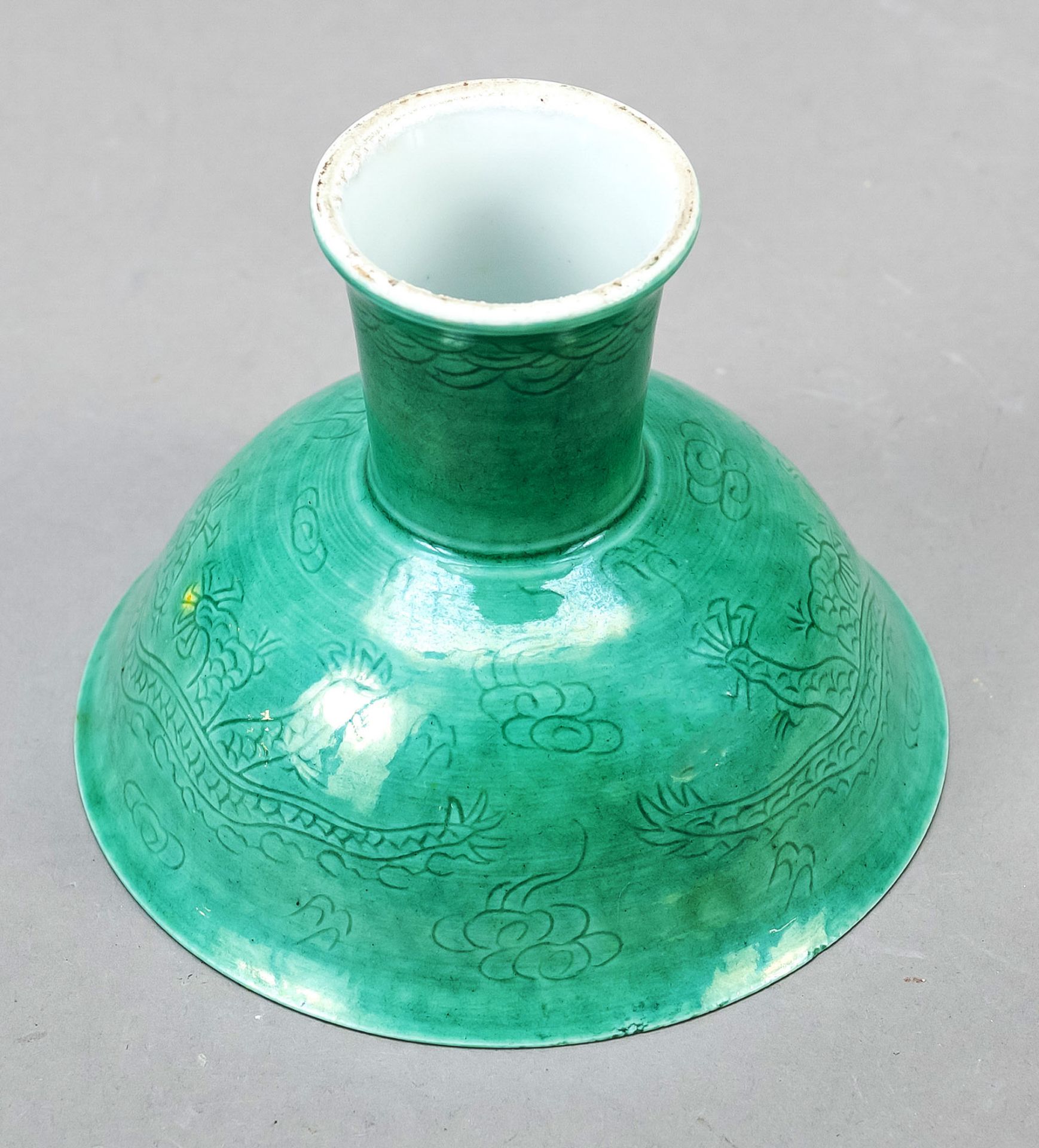 Very rare green goblet with hidden decoration, China, Qing dynasty(1644-1911), Guangxu period(1875- - Image 3 of 4