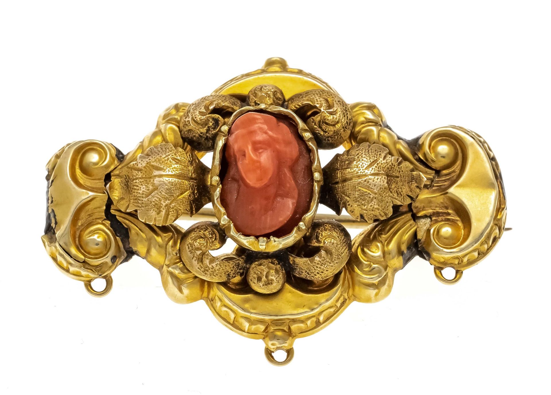 Antique coralgem brooch foam gold / back metal gilded, with an oval in the shape of an antique