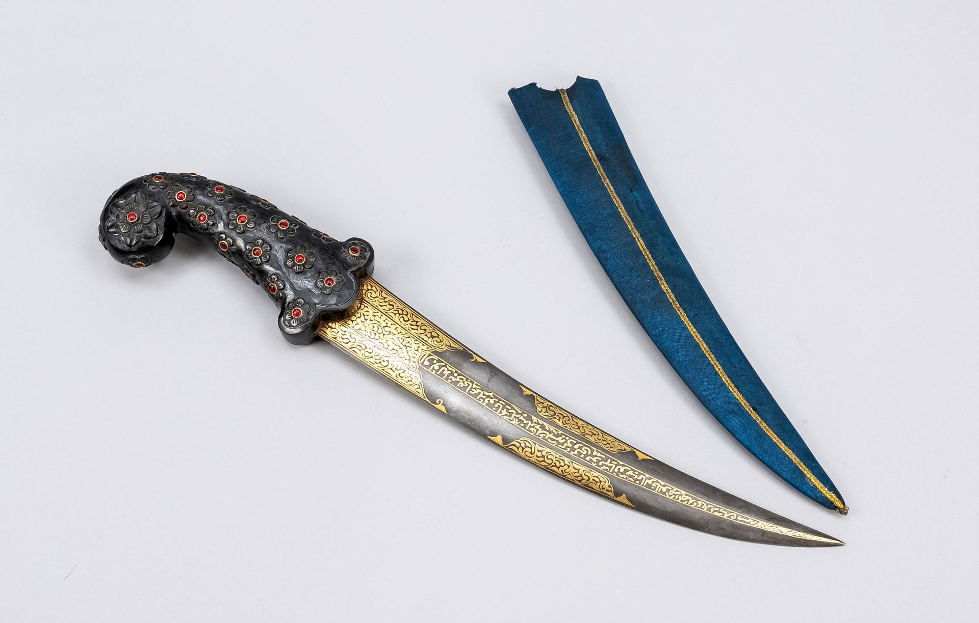 Kard, India, 19th/20th century, double-edged, strong blade, both sides gold inlaid with inscriptions