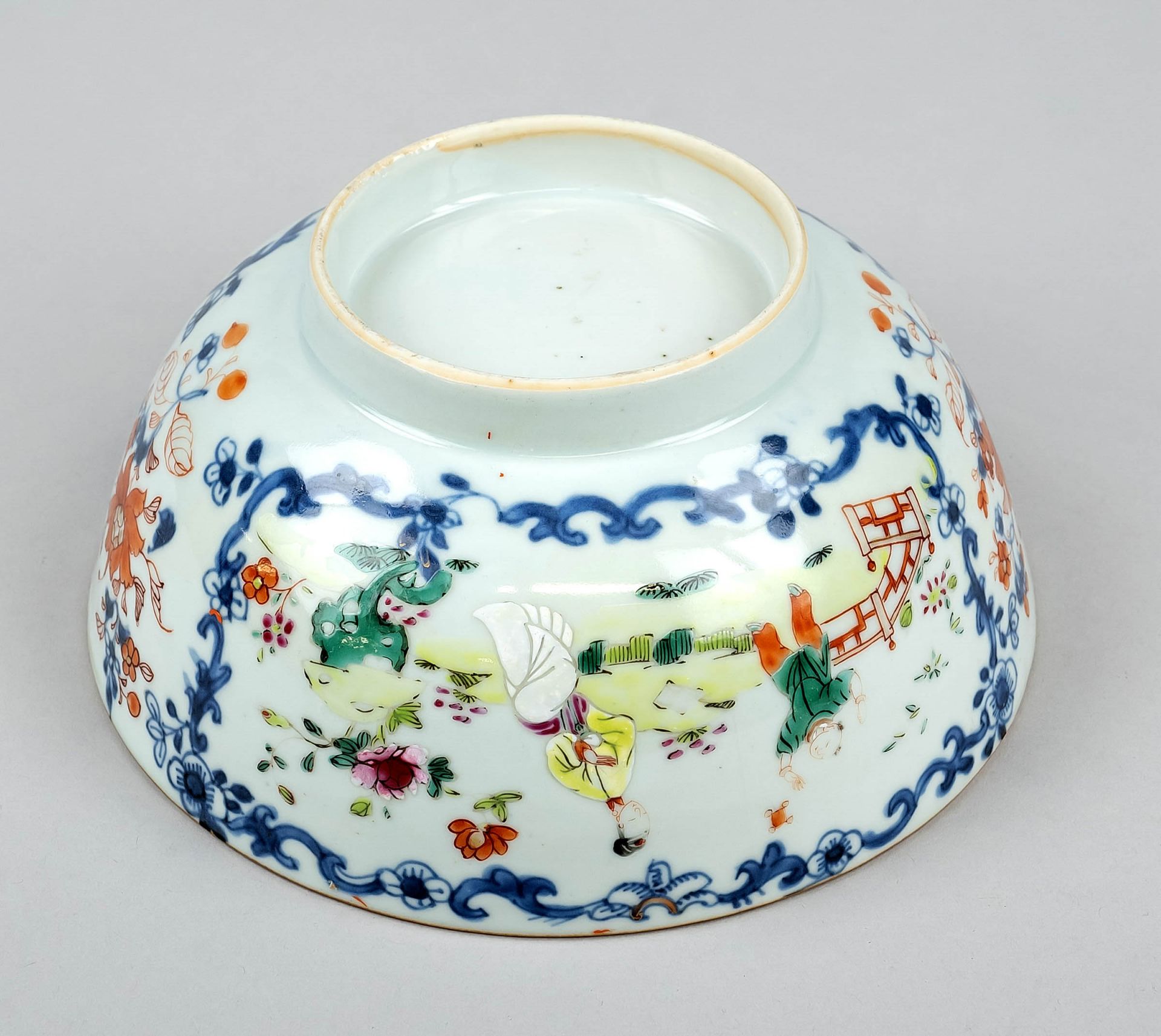 Large Imari bowl, China, Qing dynasty(1644-1912), Qianlong period(1735-1796), porcelain bowl with - Image 2 of 2