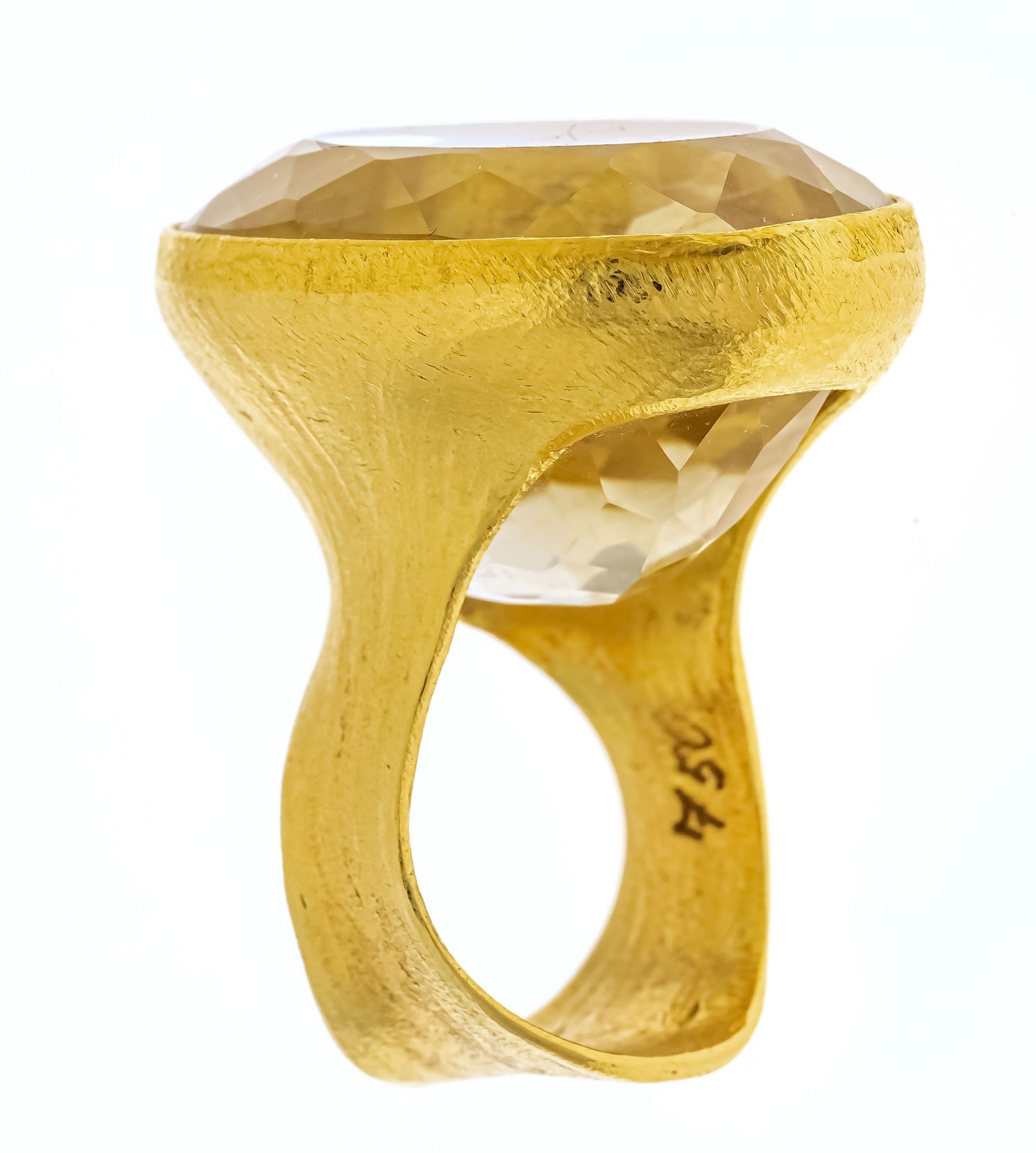 Citrine ring Atelier Bazak GG 750/000 with special matting surface treatment, set with a fine oval - Image 2 of 2