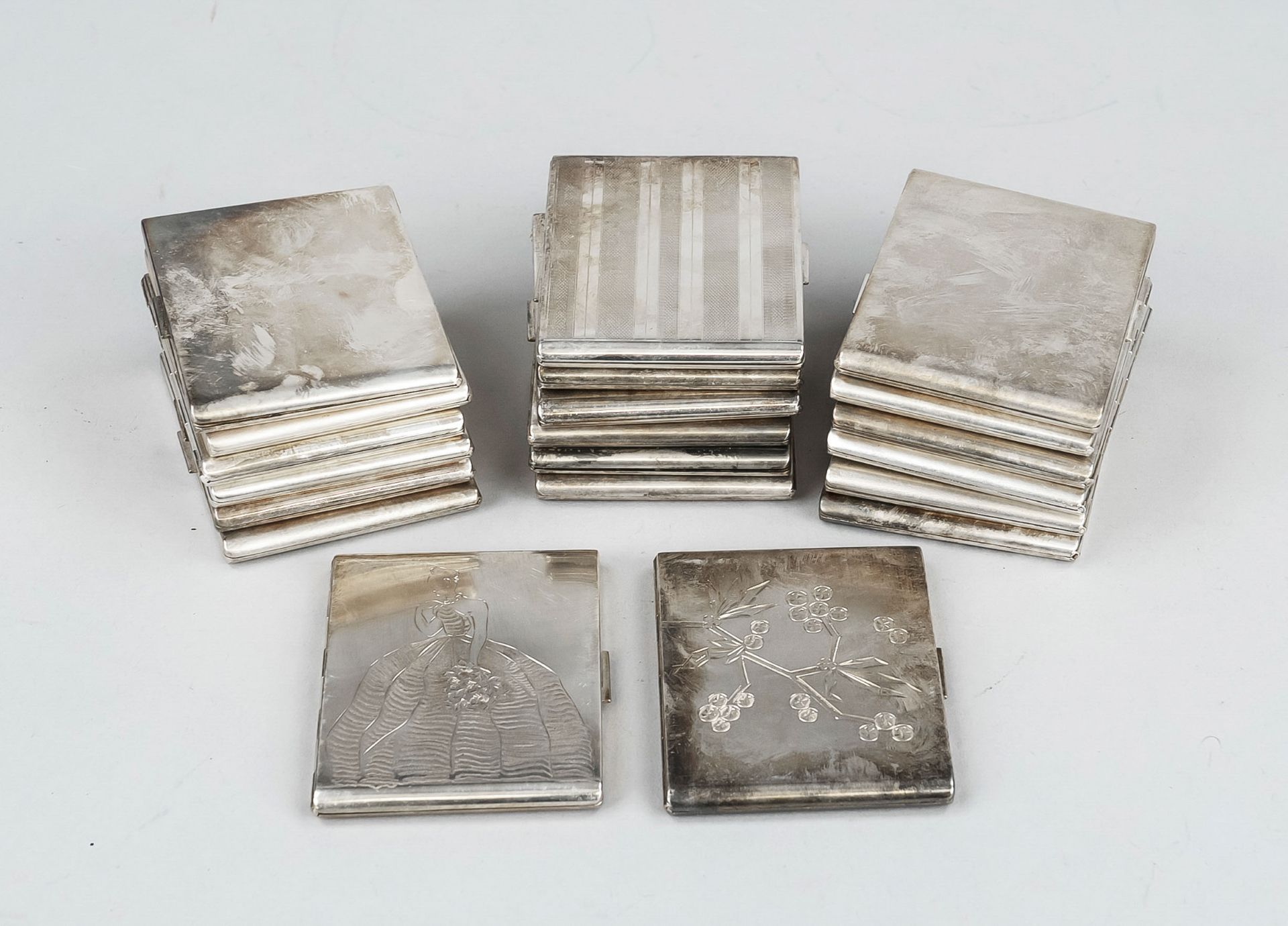 Mixed lot of 20 powder boxes, mid 20th c., identical rectangular models made of white metal with