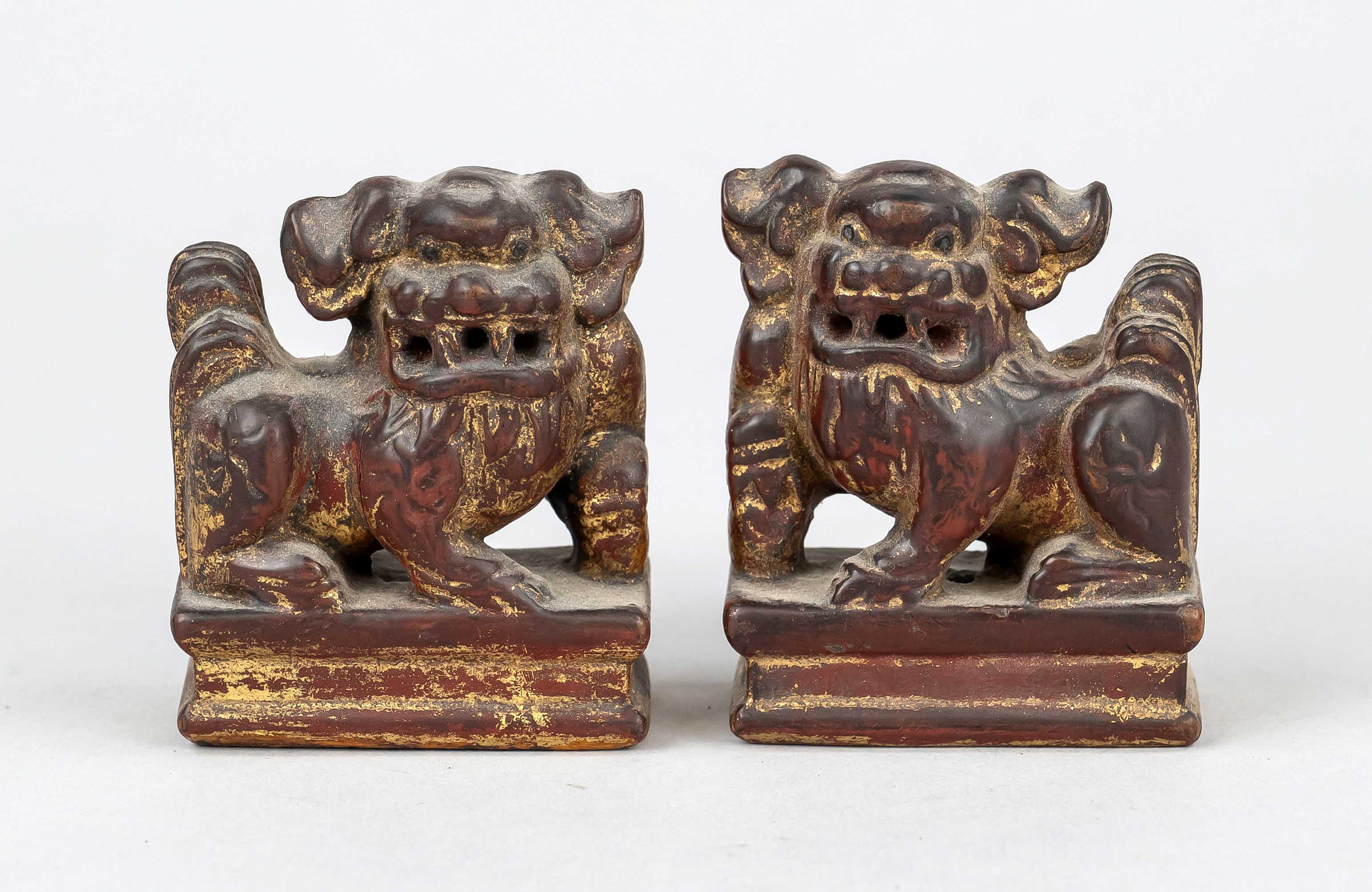 Two set box löwis, China, Qing dynasty(1644-1911), 19th century, wood carving with lacquer