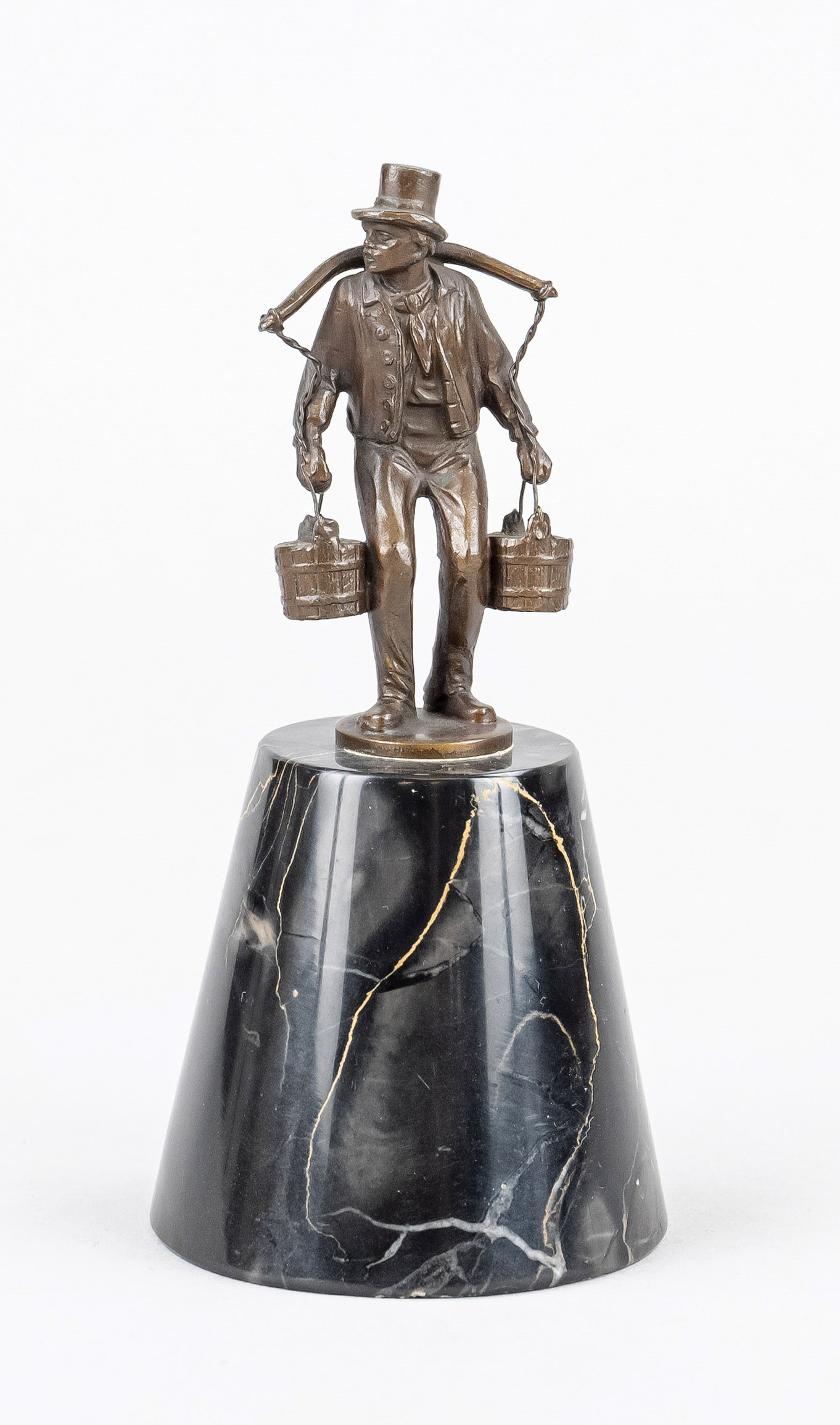 Anonymous sculptor early 20th c., depicting the Hamburg water carrier Hans Hummel, bronze patinated,