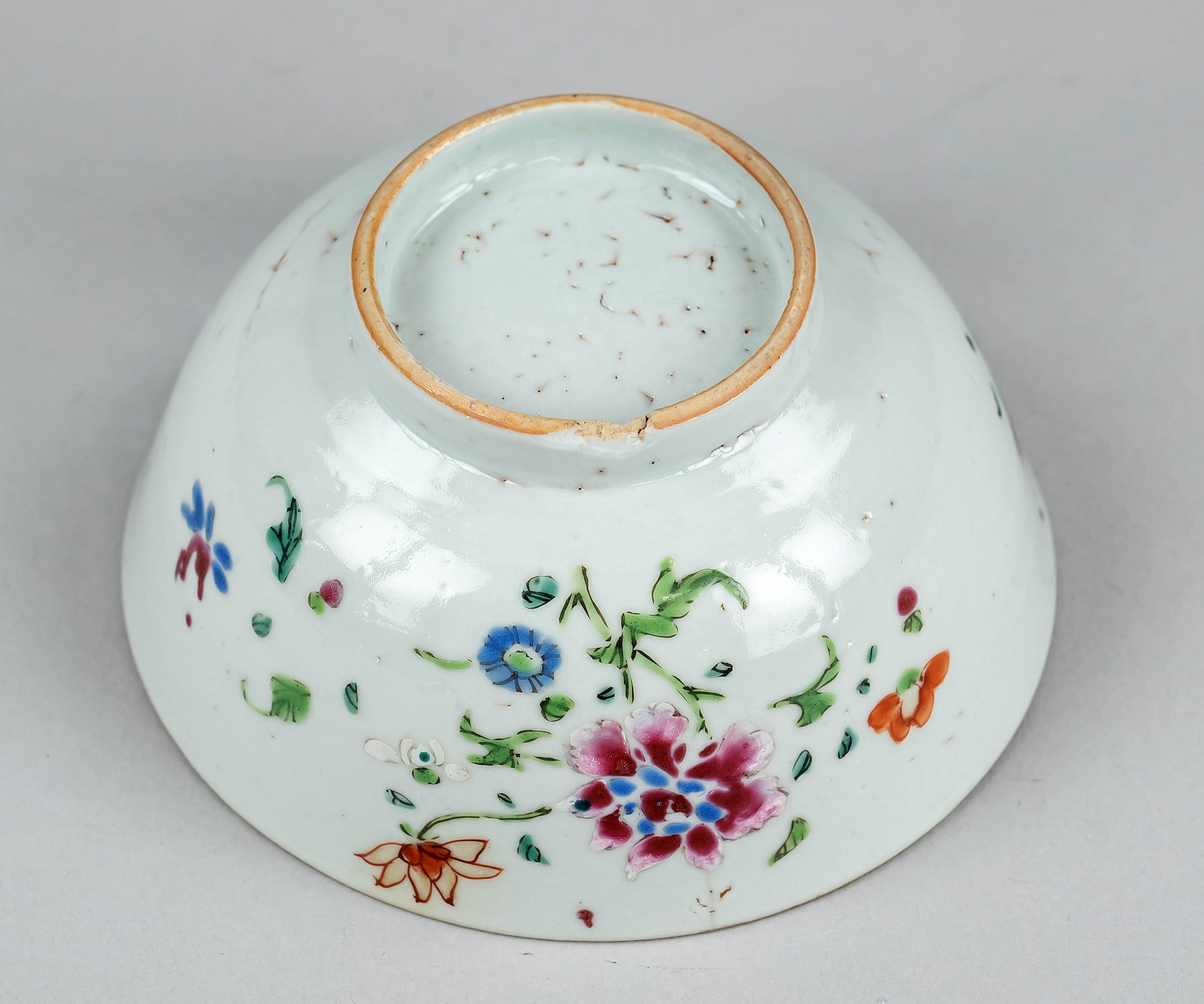 Tea bowl famille rose, China, Qing dynasty(1644-1912), Yongzheng period(1678-1735), porcelain tea - Image 2 of 2