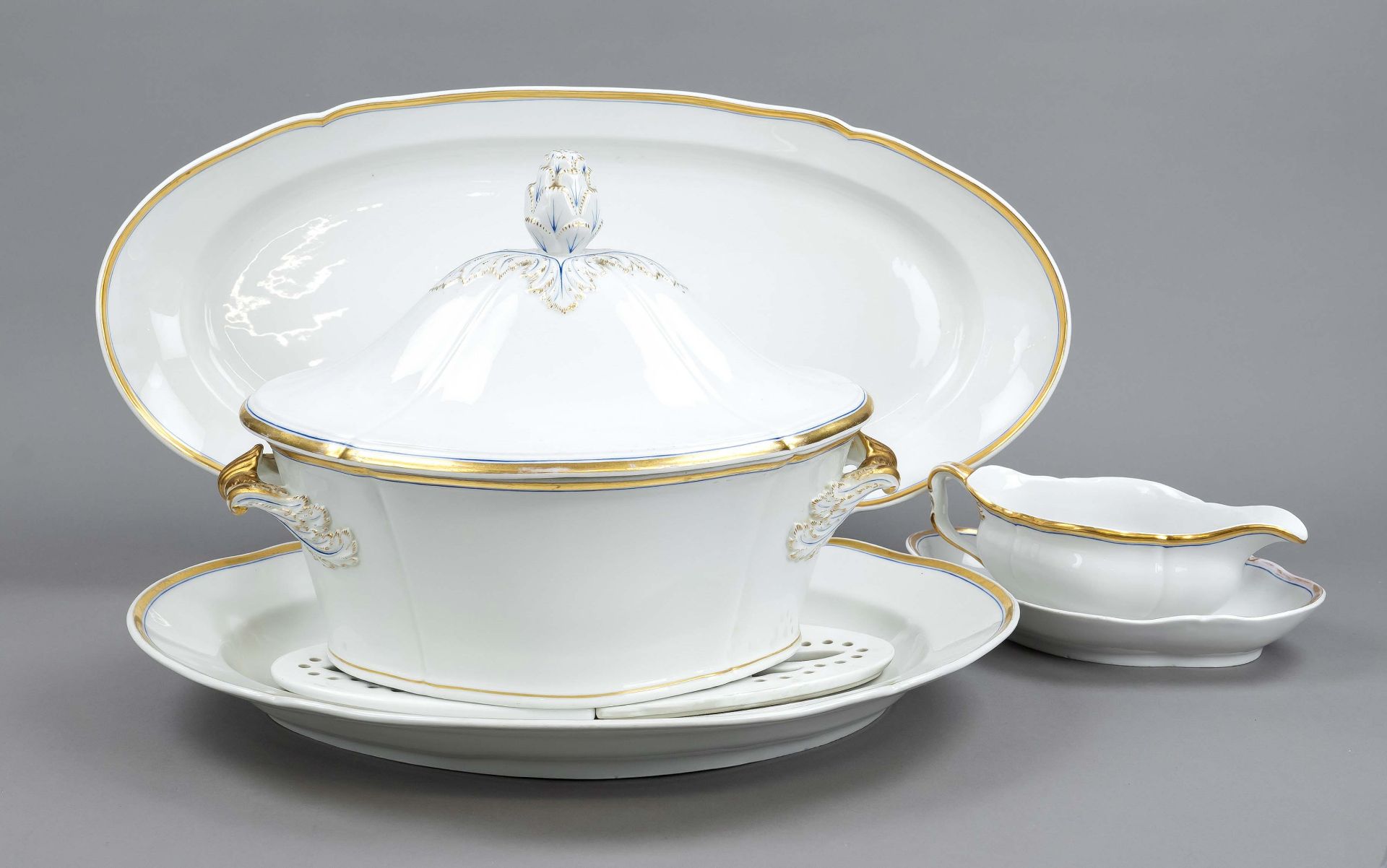 Large dinner service, 65 pcs, KPM Berlin, small penny mark, (1849-70), partly with red imperial