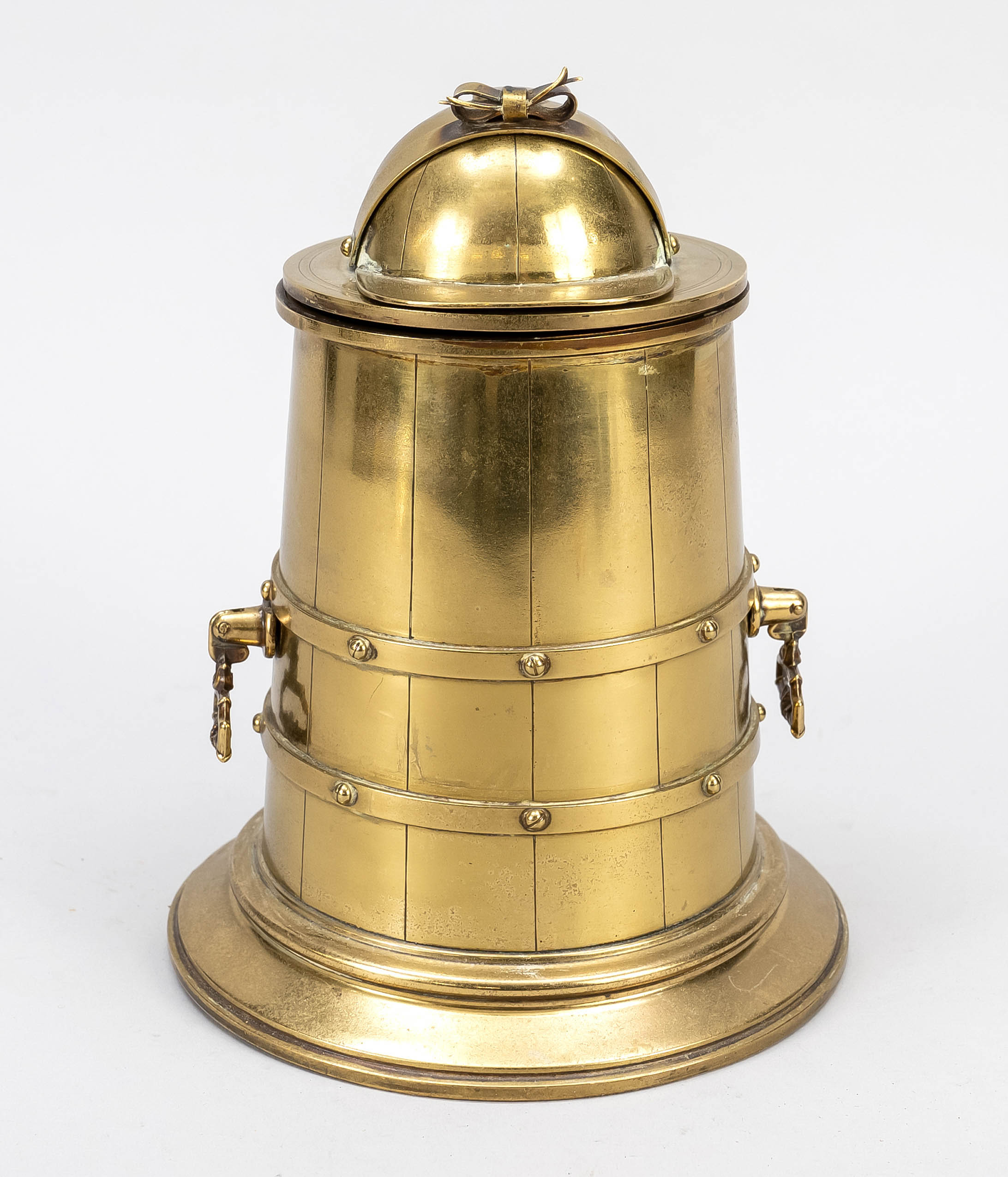Jockey's tobacco pot, late 19th/early 20th century, brass. Slightly conical barrel with 2 bands,