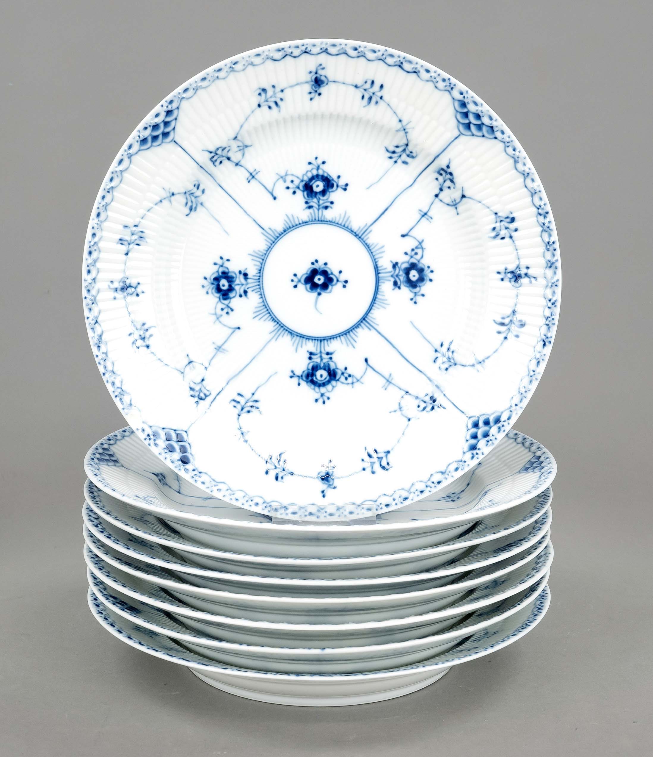 Eight plates, Royal Copenhagen, Denmark, 20th c., décor Musselmalet half-tip in underglaze blue,