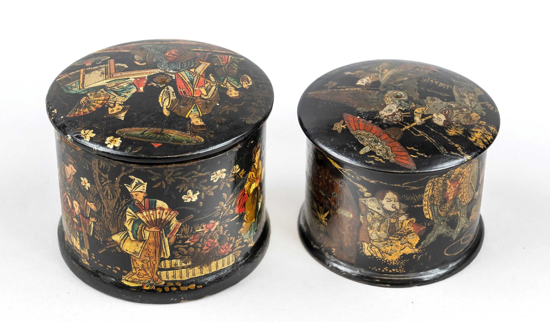 Pair of yarn boxes, Japan, Meiji period(1868-1912), round black lacquer lidded boxes with polychrome - Image 2 of 2