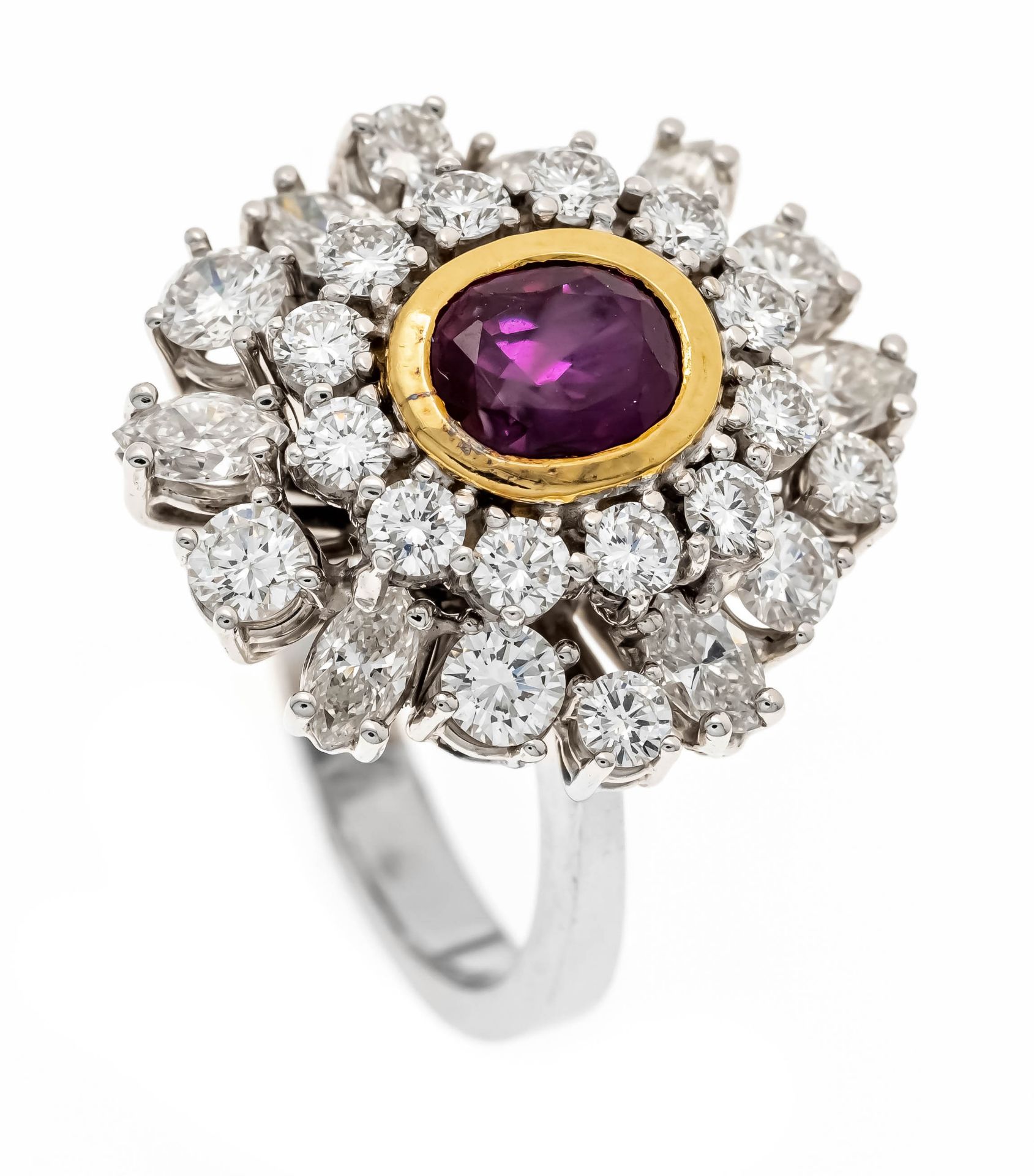 Ruby-brilliant ring WG/GG 750/000 with one oval faceted ruby approx. 1,56 ct Intense violet-red,