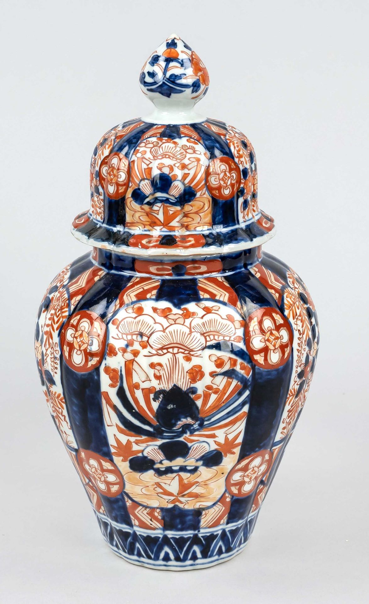 Ribbed Imari Prunk Vase, Japan, Arita, 19th c., porcelain vase with ribbed reveal and cobalt blue