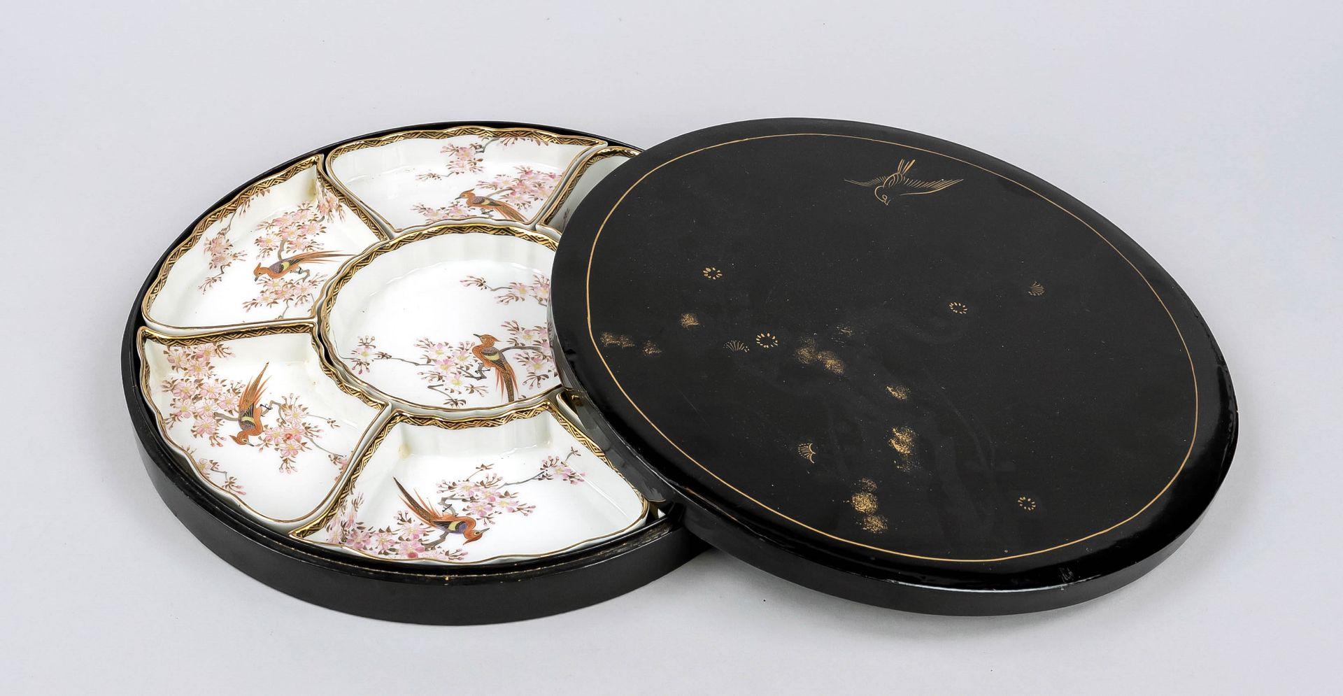 7-piece cabaret, Japan, 20th c., complete set of bowls made of kutani porcelain with decoration of a