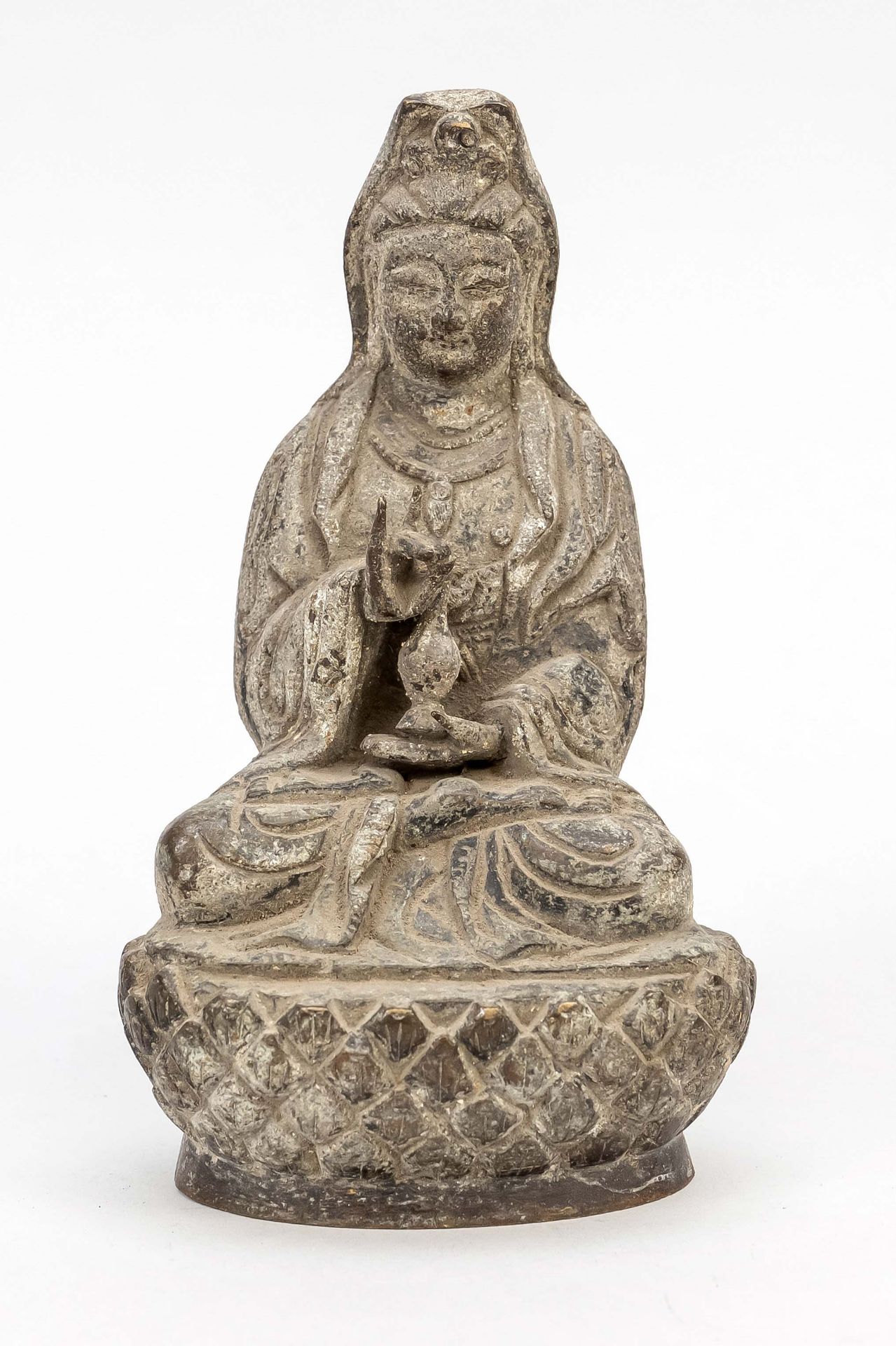 Bronze sculpture sitting Guanyin, China, probably Qing dynasty(1644-1911), patinated bronze