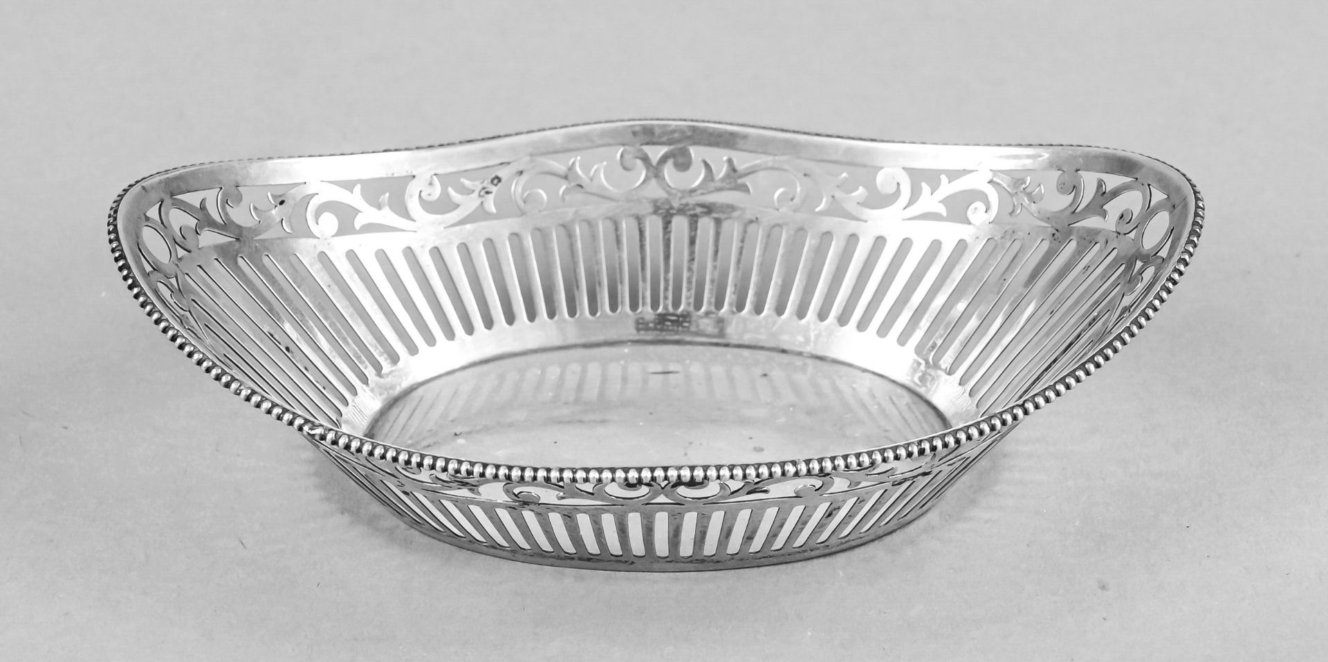 Oval basket, Netherlands, 20th century, silver 833/000, boat shape, richly open worked, l. 15,5