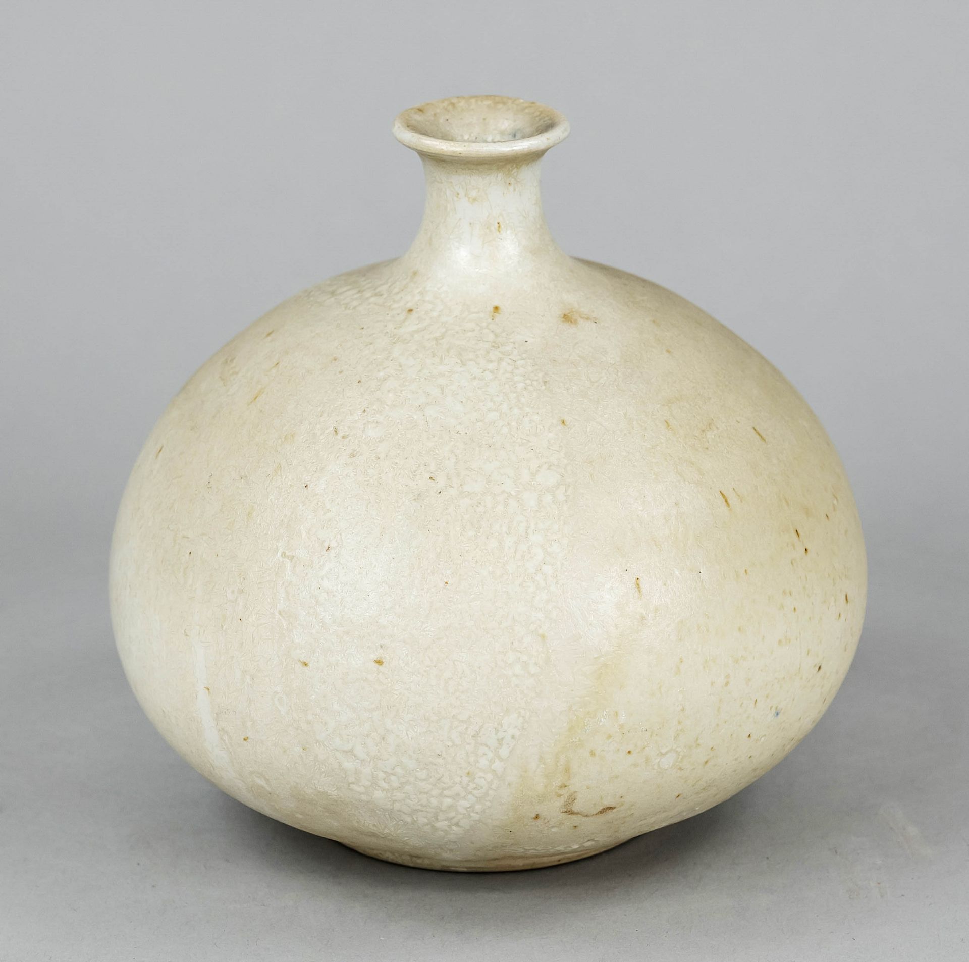 Spherical Hanaire, Japan, handmade studio pottery 20th c., light stoneware with iron grain,