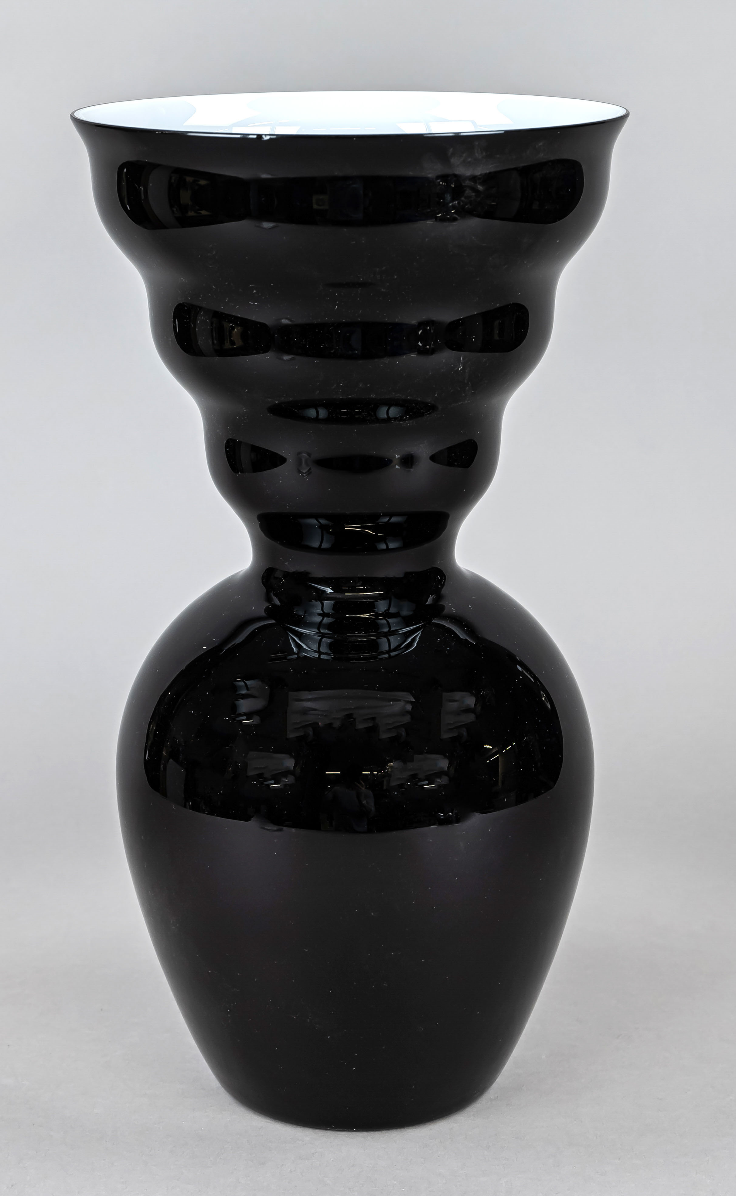 Vase, Italy, 2nd half of 20th c., Leucos, Murano, round stand, ovoids body, widening wide neck,