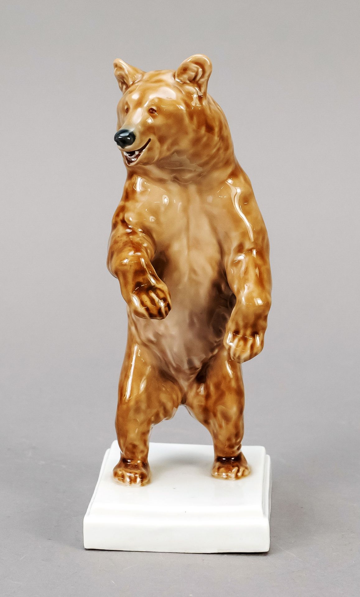 Upright standing bear, Meissen, Knauffzeit 1850-1924, 1st choice, designed by Erich Hösel in 1908,