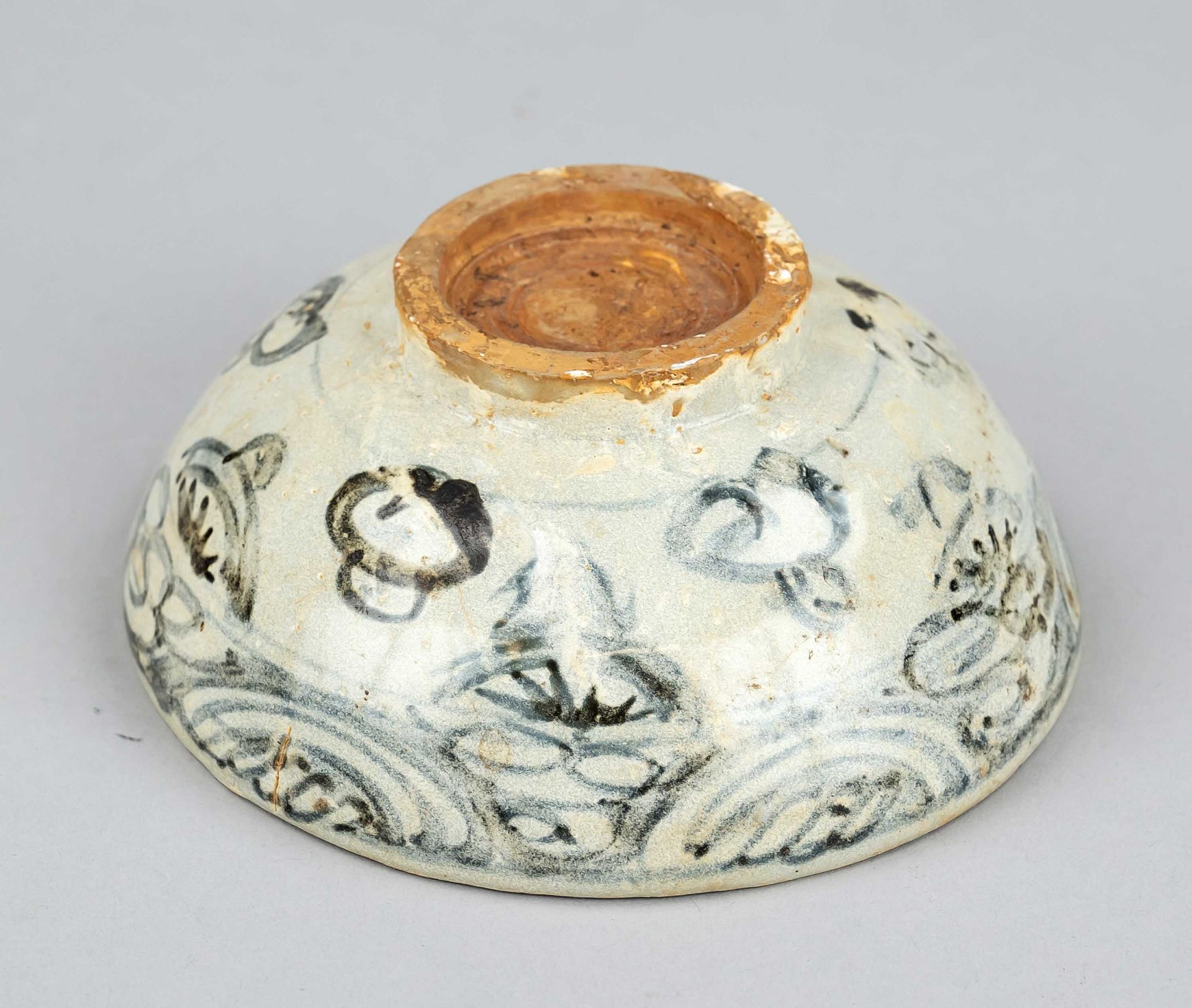 Korean tea bowl, Joseon dynasty(1392-1910), reddish earthenware with typ. fawn blue underglaze - Image 2 of 2
