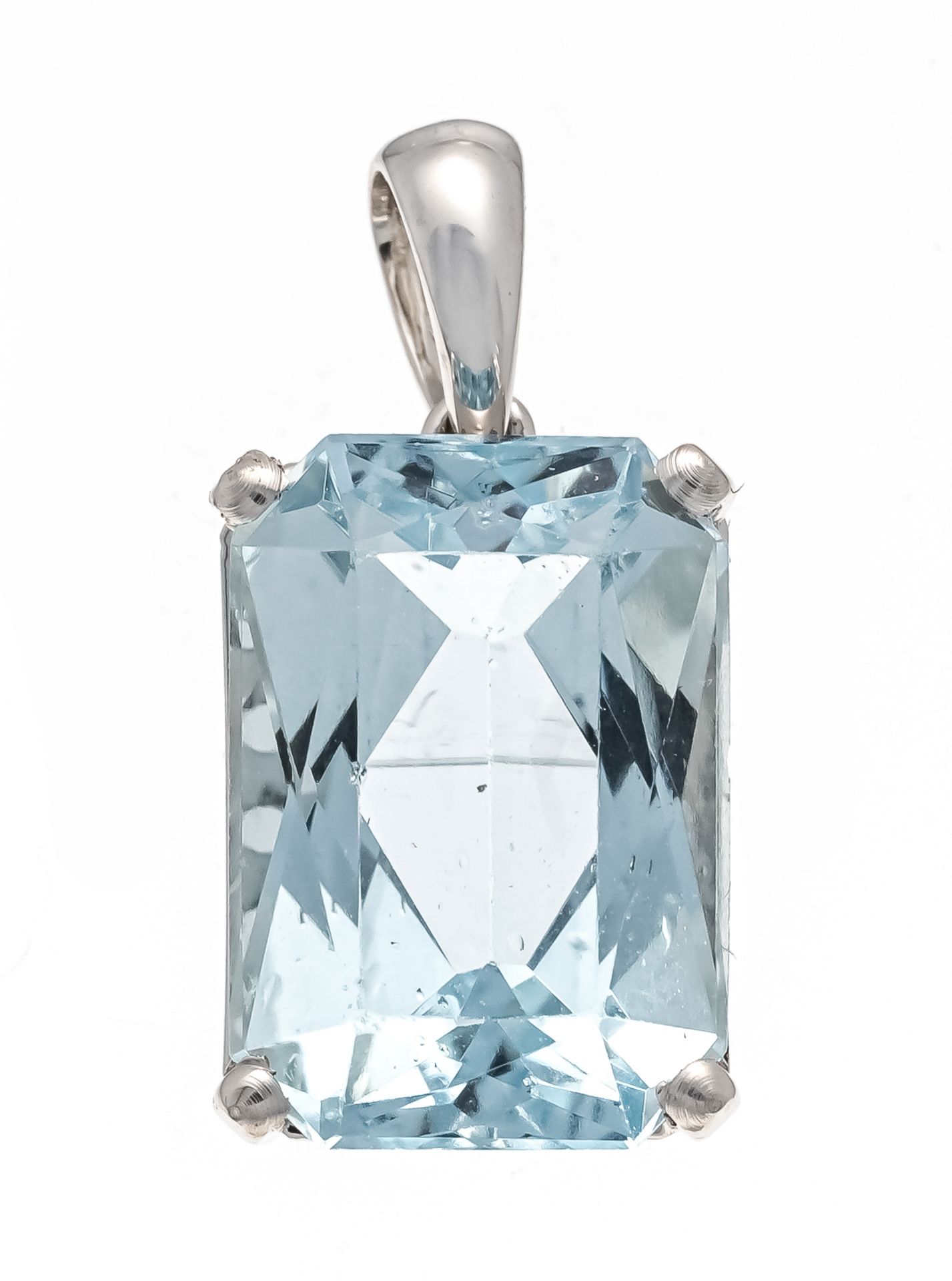 Aquamarine pendant WG 750/000 with a scissor-cut faceted aquamarine 5.2 ct, pale blue, eye-clean,