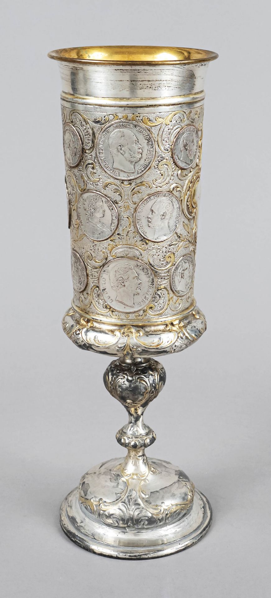 Large coin cup, 20th c., plated, round stand, baluster stem, slightly conical dome bulged in the - Image 2 of 3