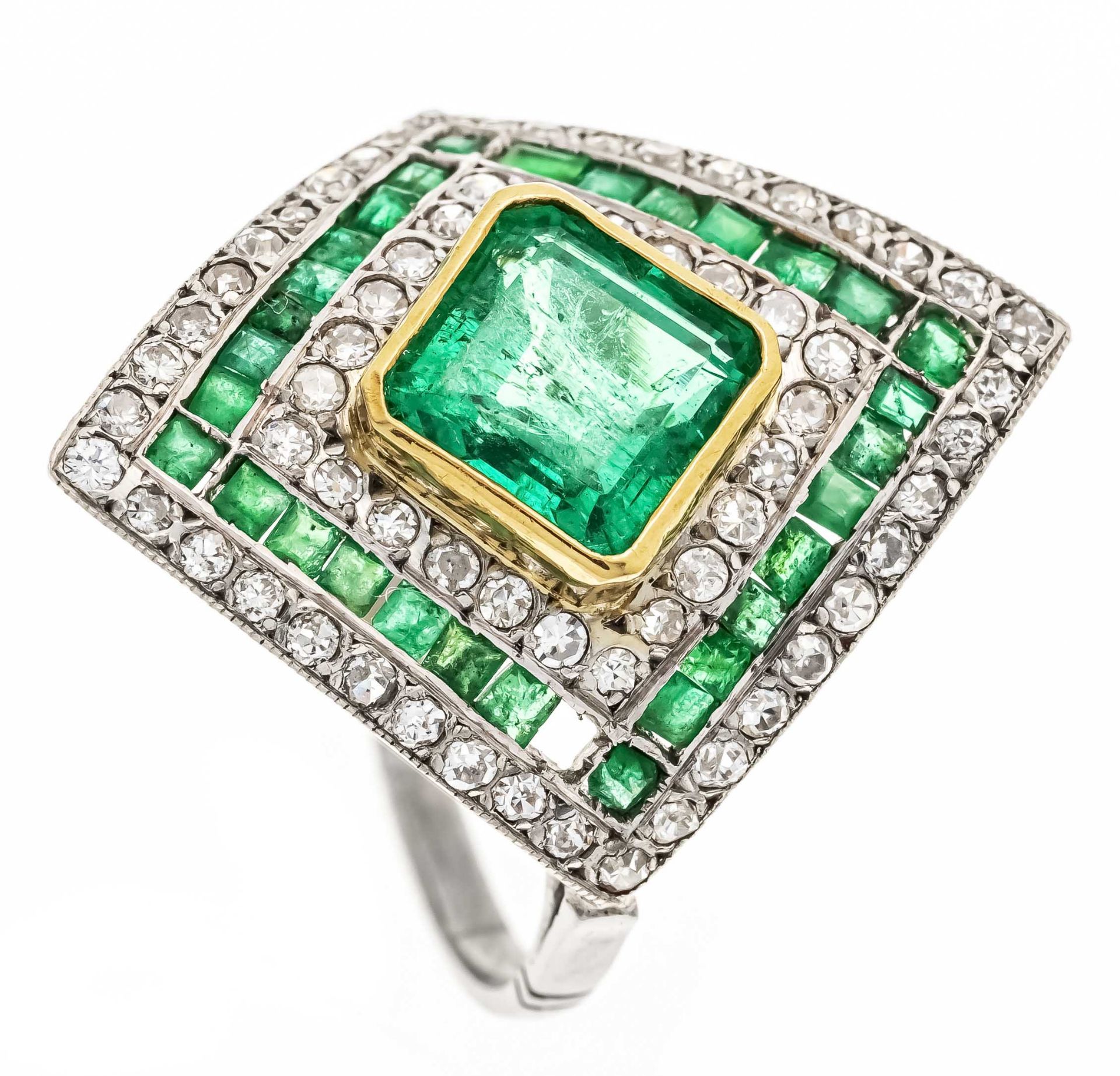 Art deco emerald old cut diamond ring platinum 950/000 and yellow gold with one very good carré